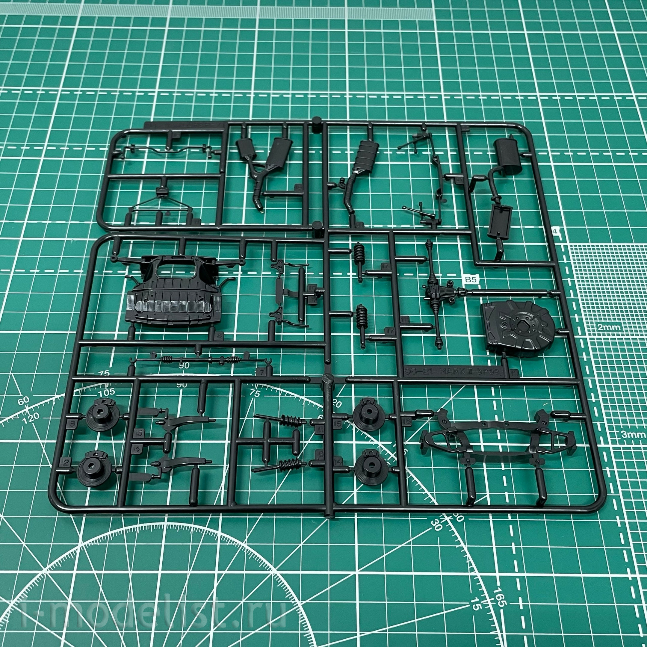06146 Aoshima 1/24 Toyota JZX90 Mark II Grande / Tourer '92