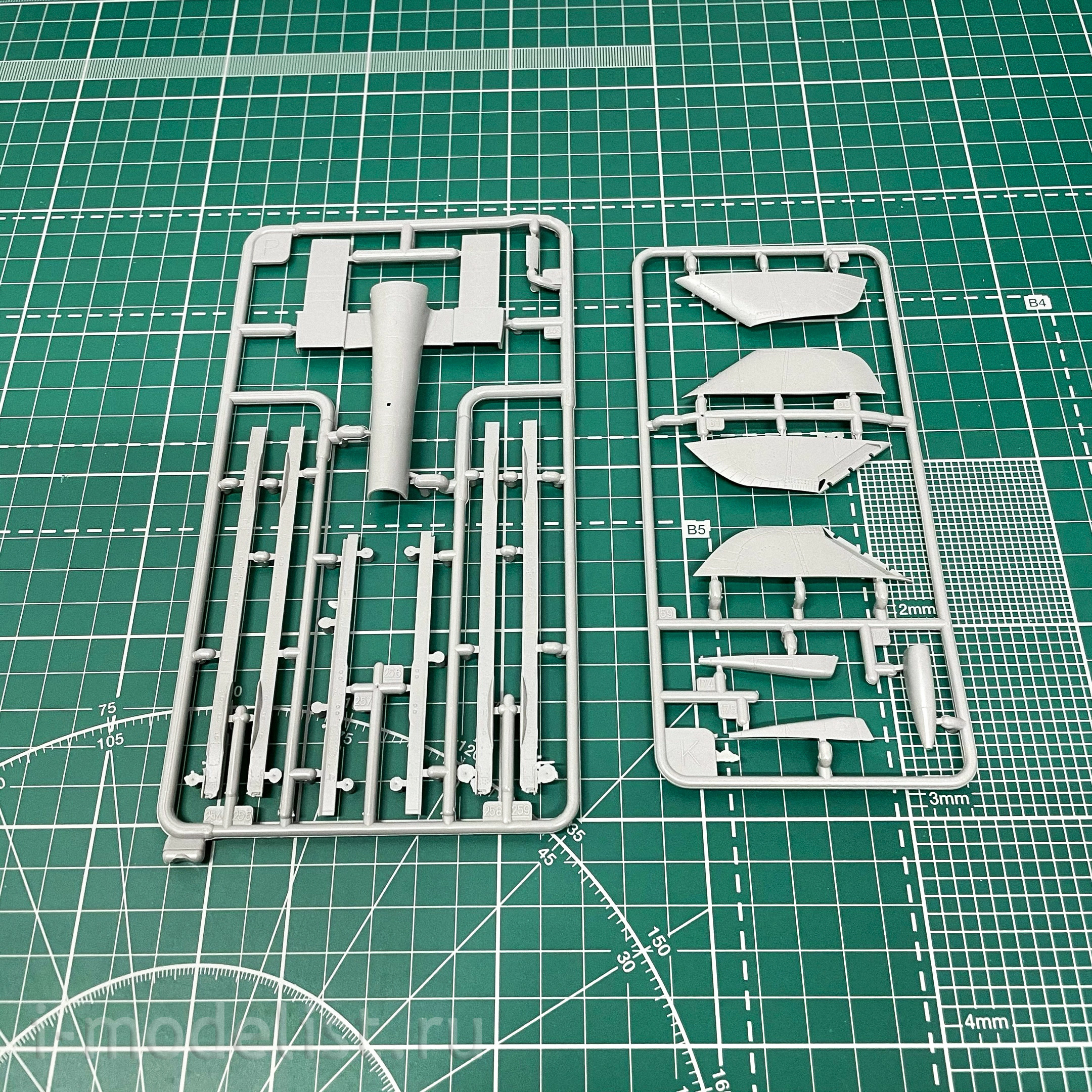 03853 Revell 1/48 Fighter-bomber GR. 4 