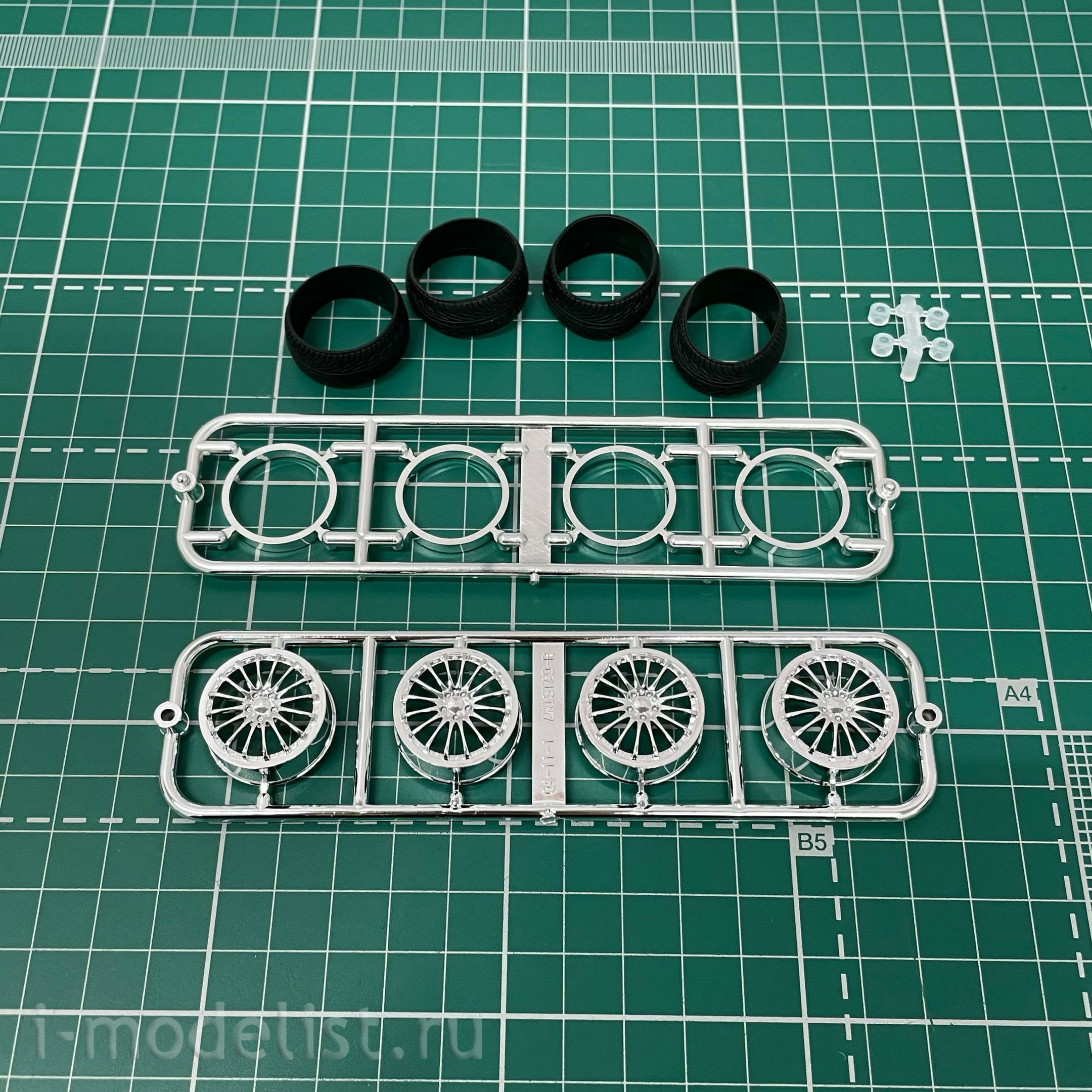 05527 Aoshima 1/24 Amistad Rotino 19inch