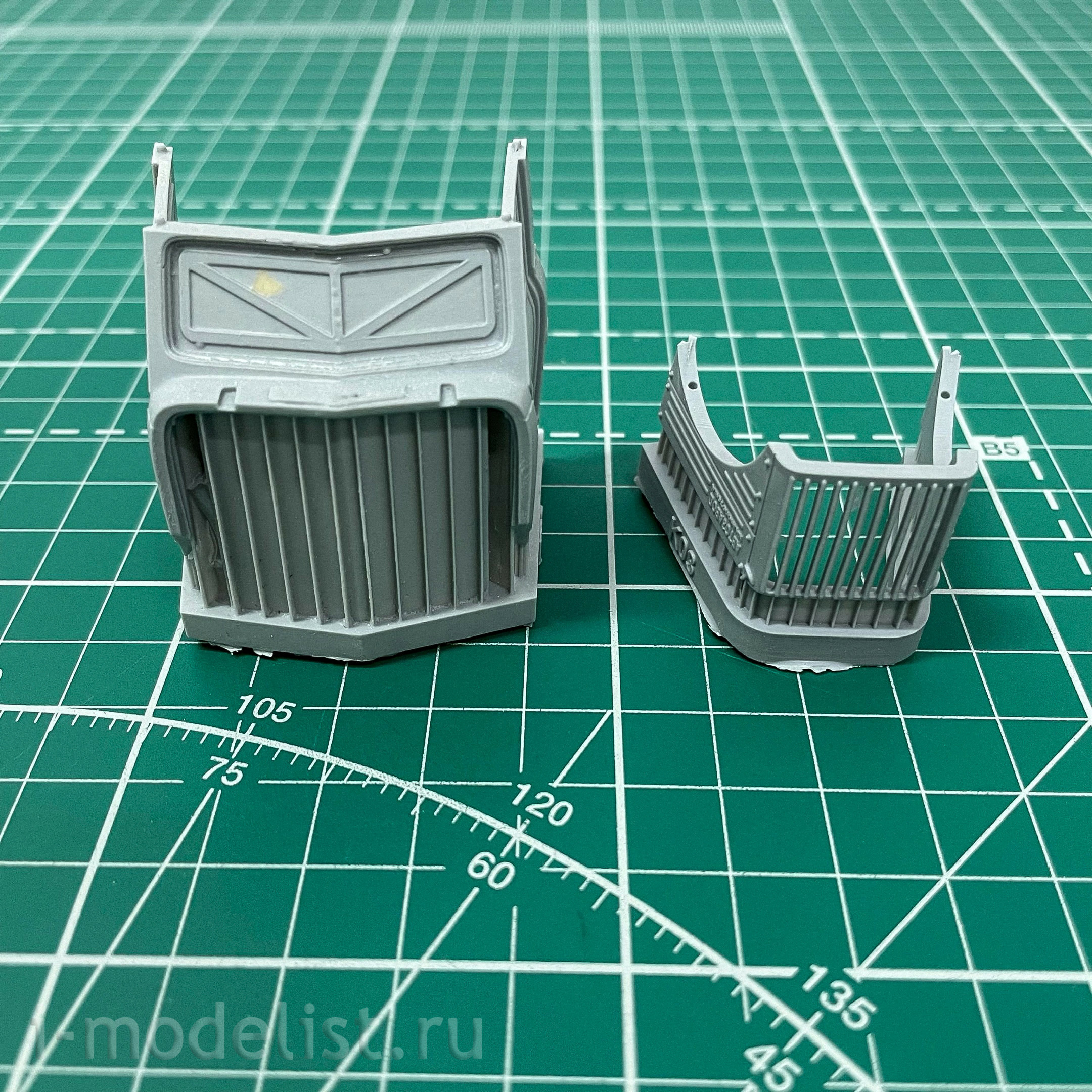 35030 GunTower Models 1/35 is a Soviet tractor with a semi-trailer. Kit 1 (51)
