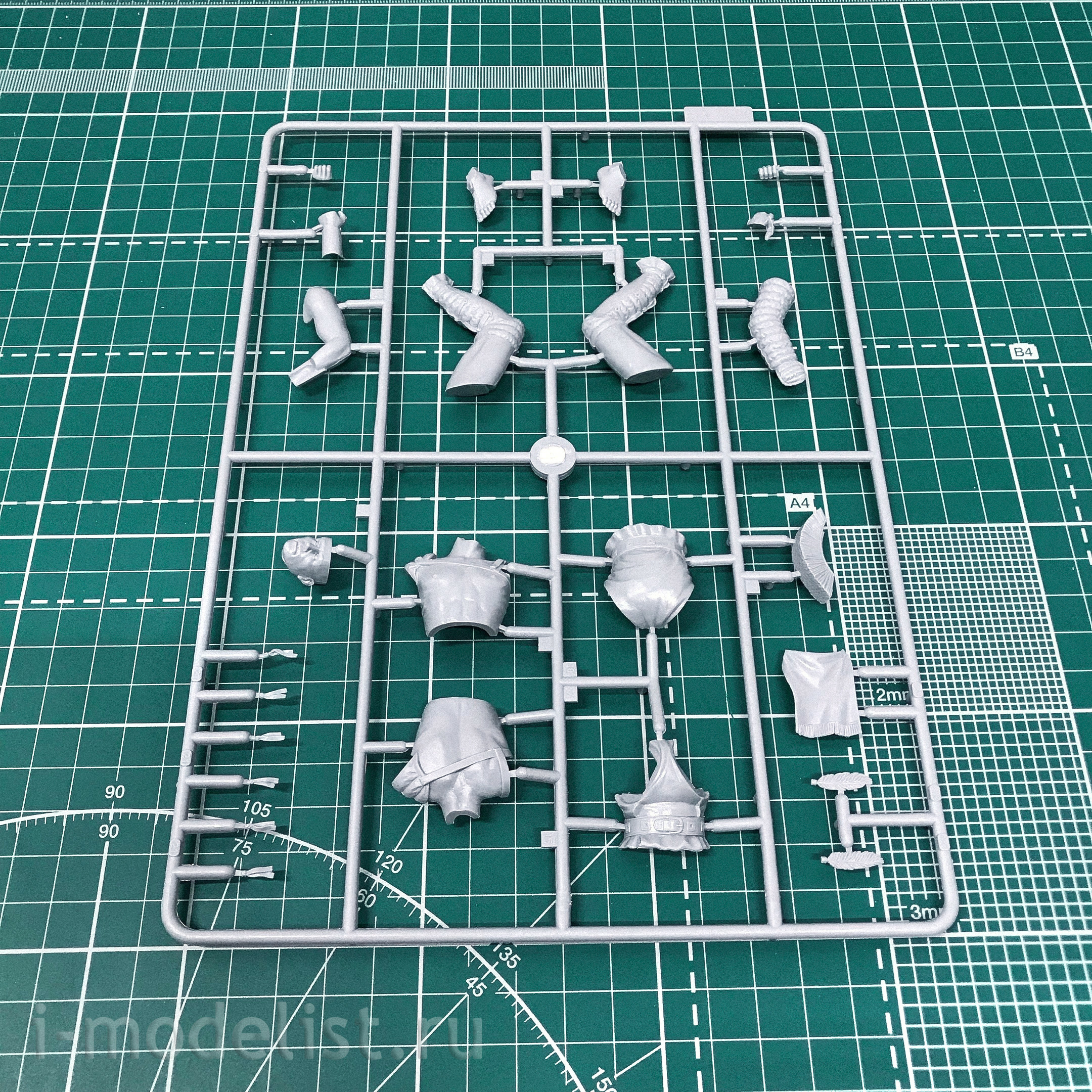 16303 ICM 1/16 Figure, Roman Gladiator