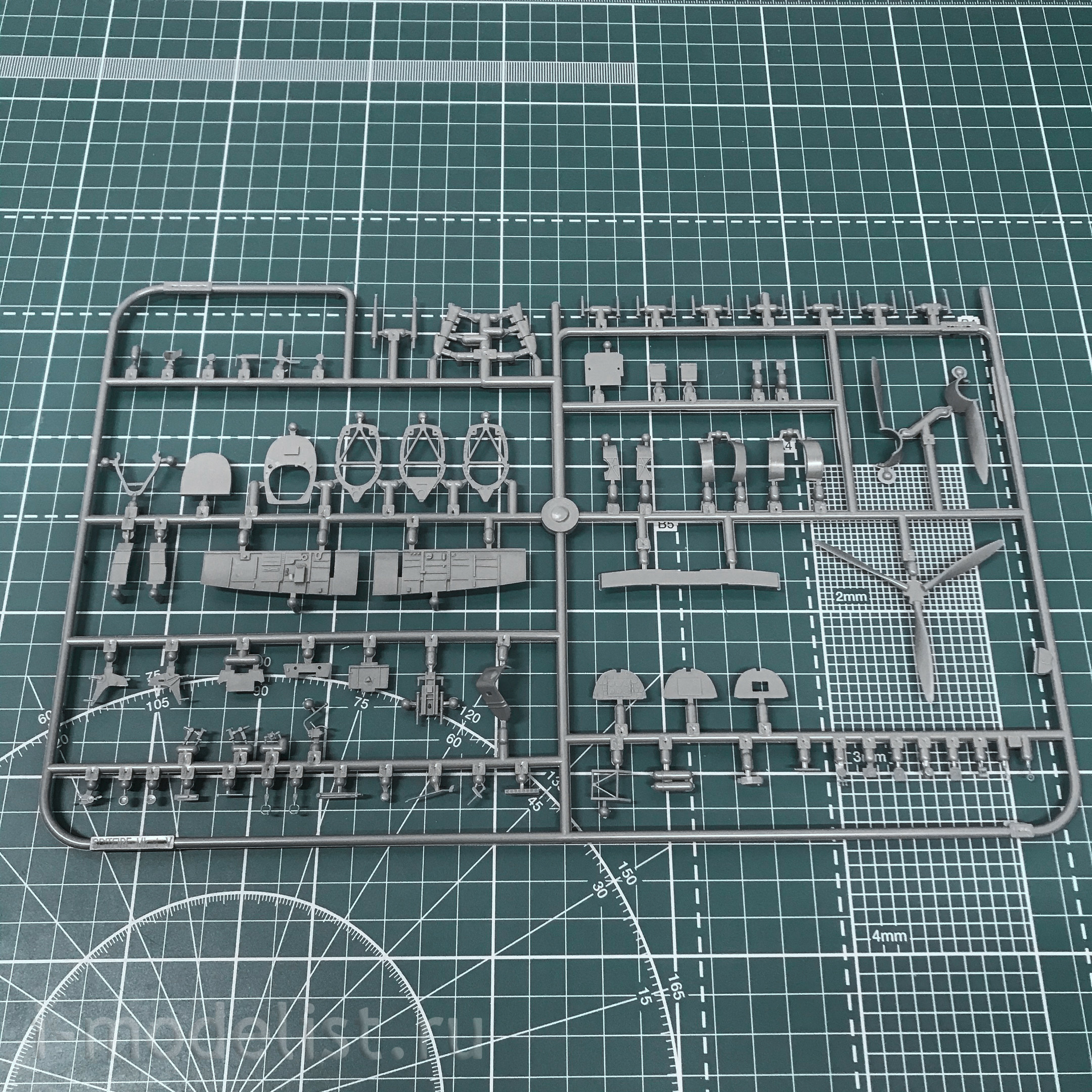 11146 Eduard 1/48 Scale Model SPITFIRE STORY: Tally ho! DUAL COMBO