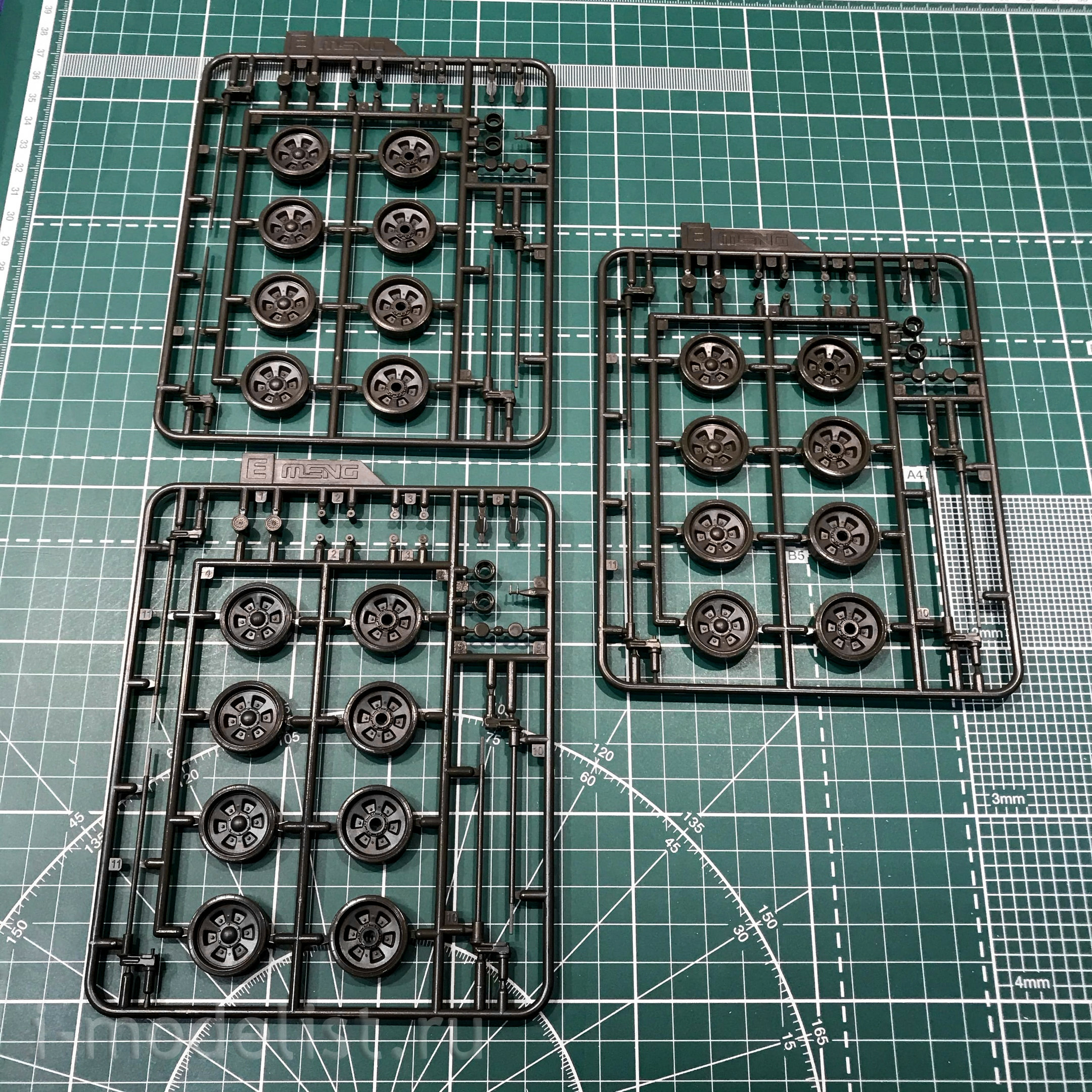 ES-005 Meng 1/35 Russian T-90A main battle tank, Special version (under license from UVZ)