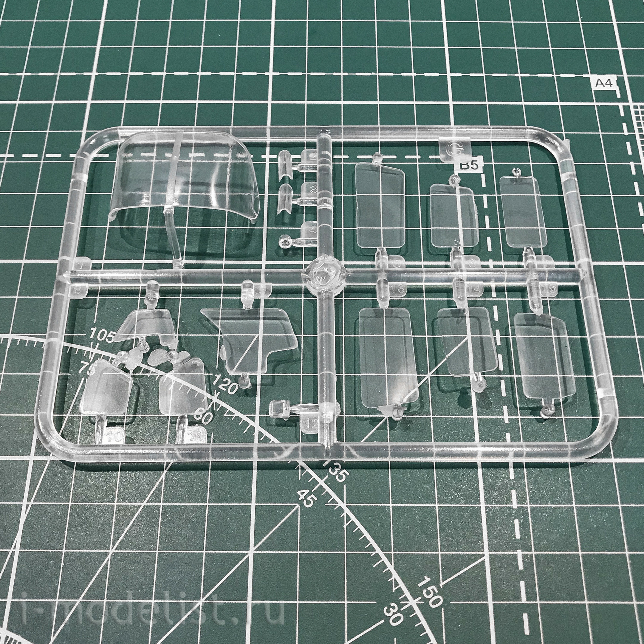 620 Roden 1/32 O-A2 Skymaster Aircraft
