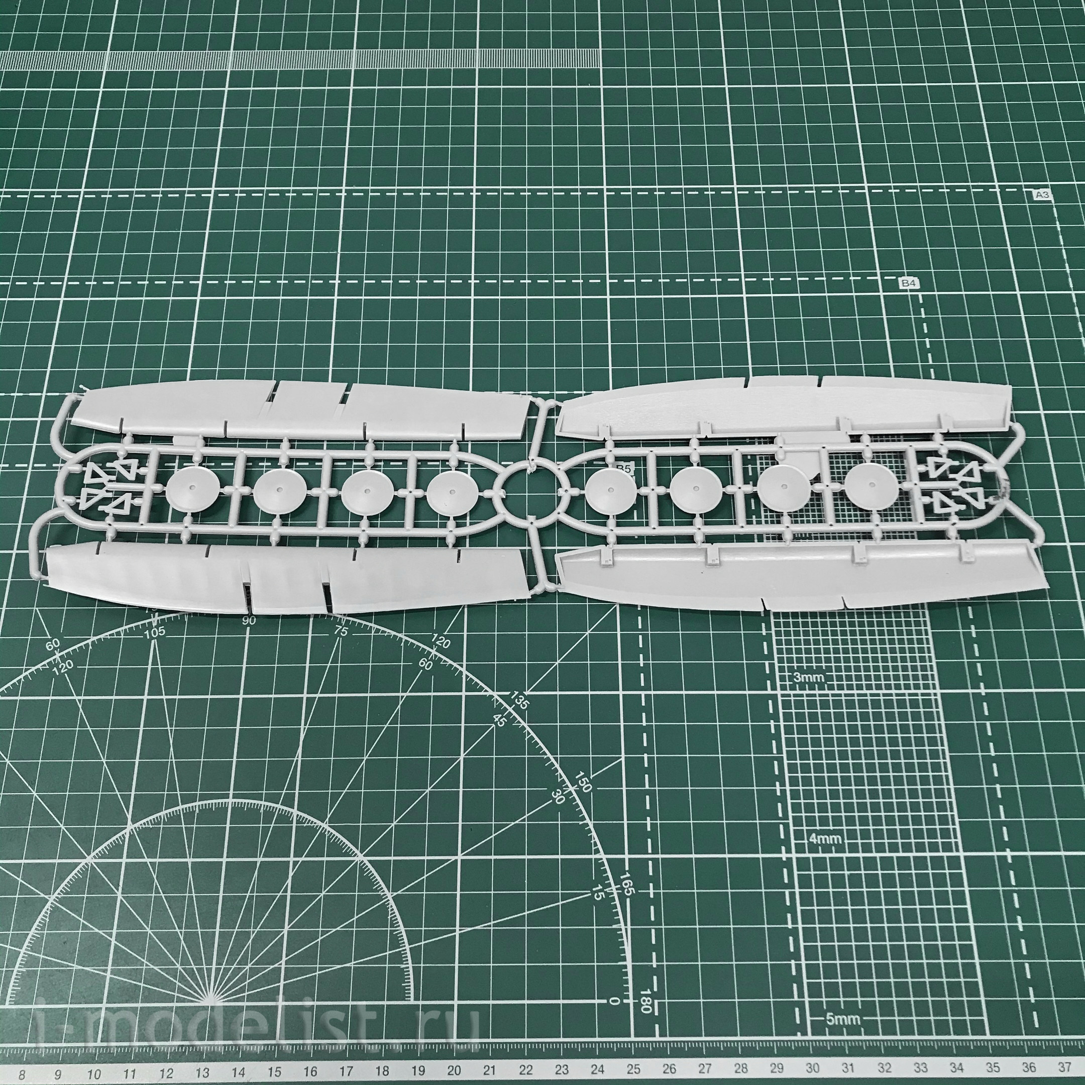 72-015 Microcosm 1/72 Kalinin K-7 Aircraft