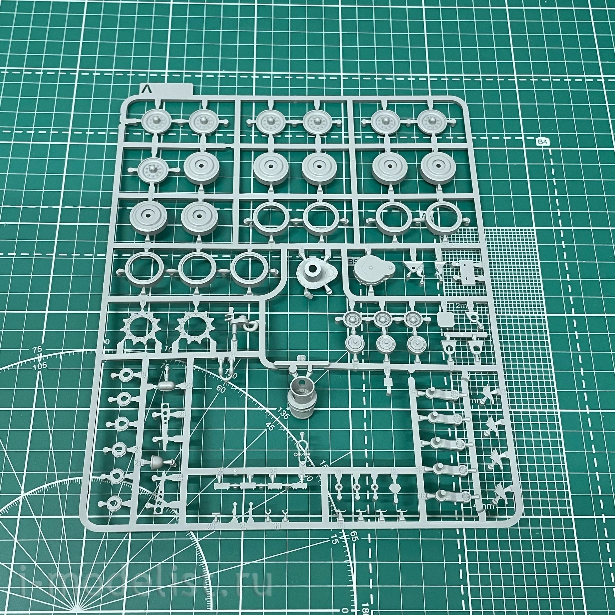 2142 Takom 1/35 Tank M60A1 w/ERA & M9 Bulldozer