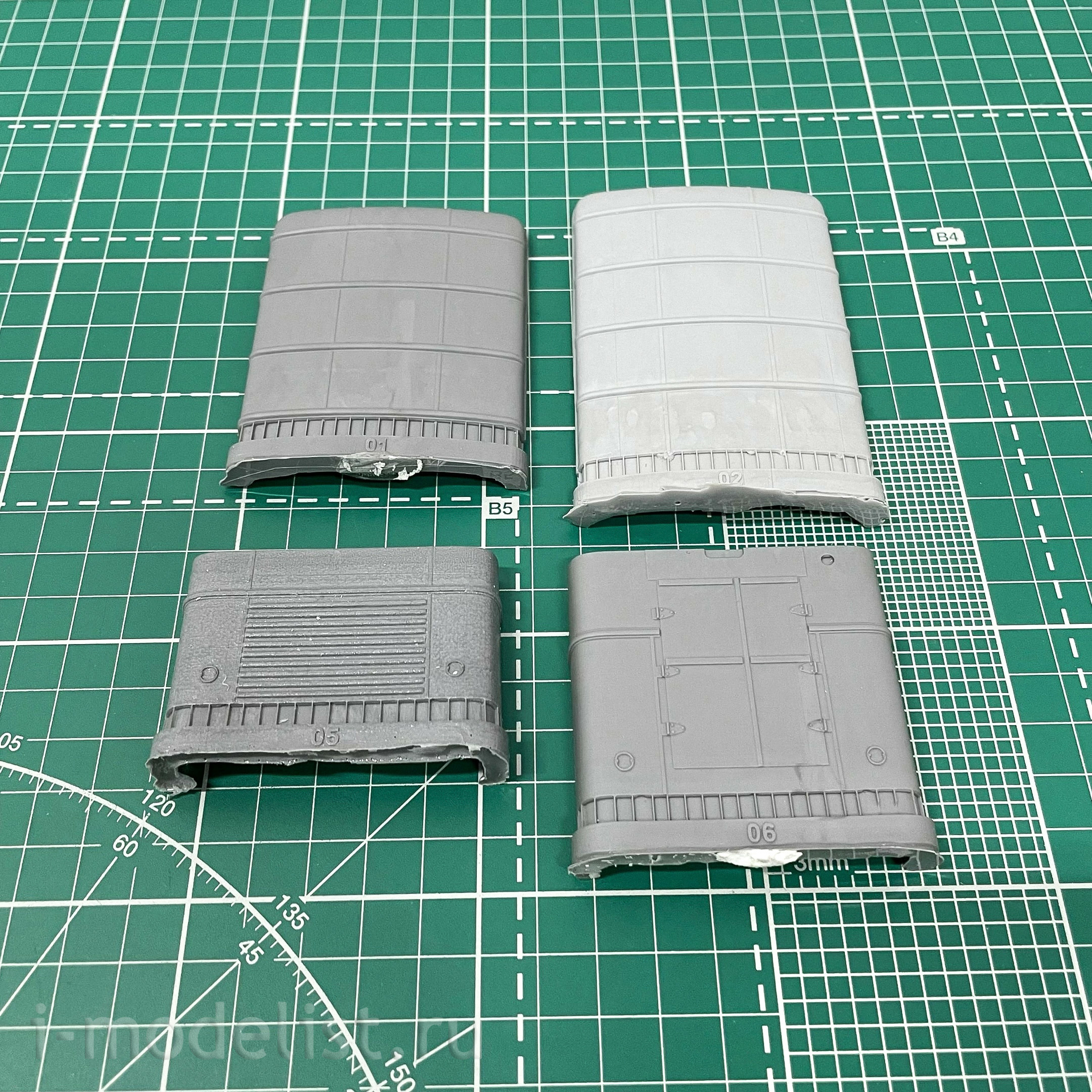 35030 GunTower Models 1/35 is a Soviet tractor with a semi-trailer. Kit 1 (51)