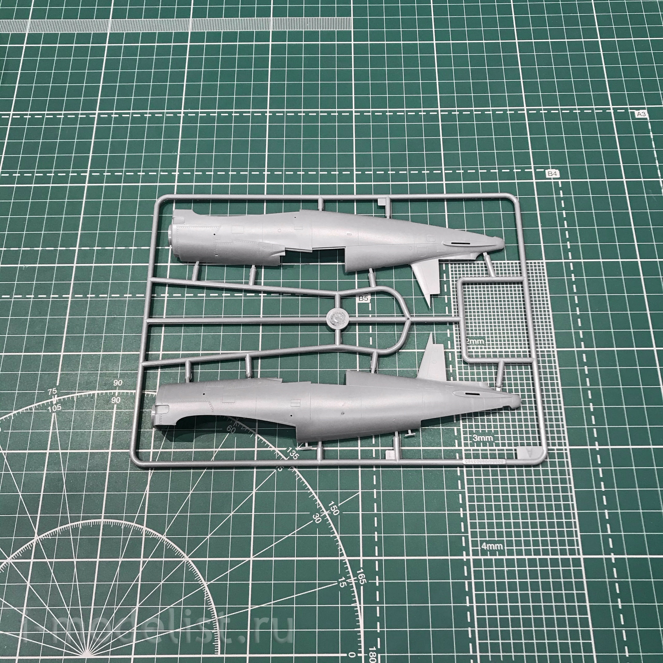 80396 HobbyBoss 1/48 Corsair MK.Ⅲ