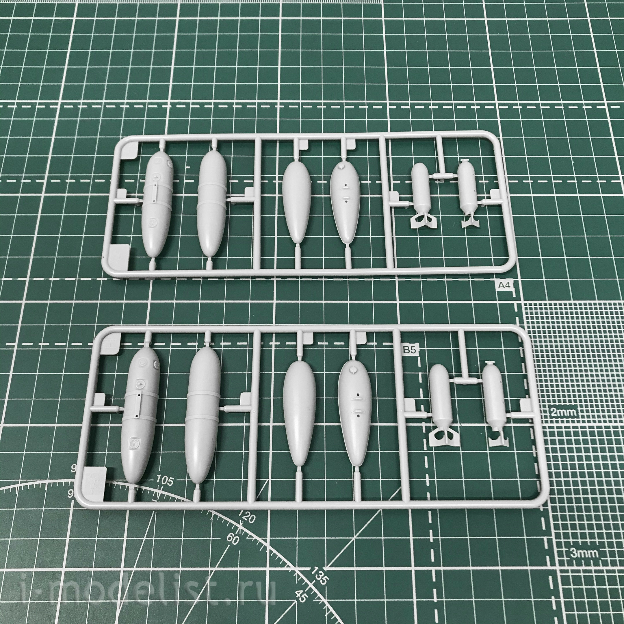 FB4010 Bronco 1/48 Scale Model Fighter Aircraft of the Chinese Air Force P-5 1D/K Mustang 1949 Parade
