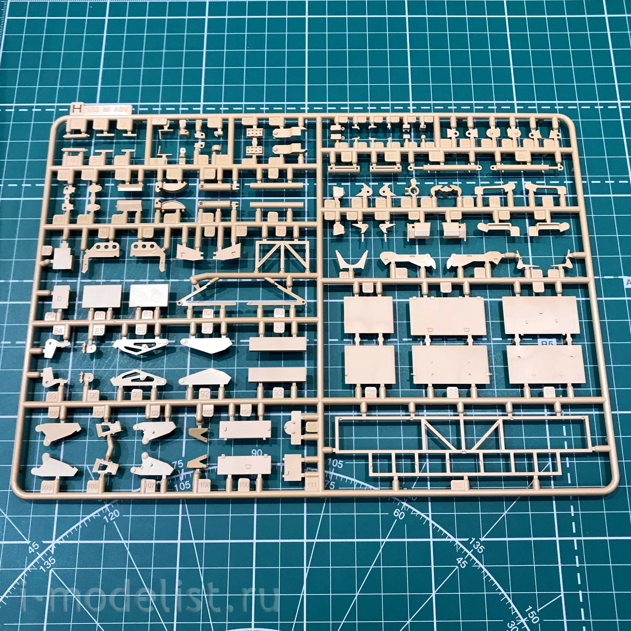 RM-5011 Rye Field Model 1/35 M1 Assault Breacher Vehicle