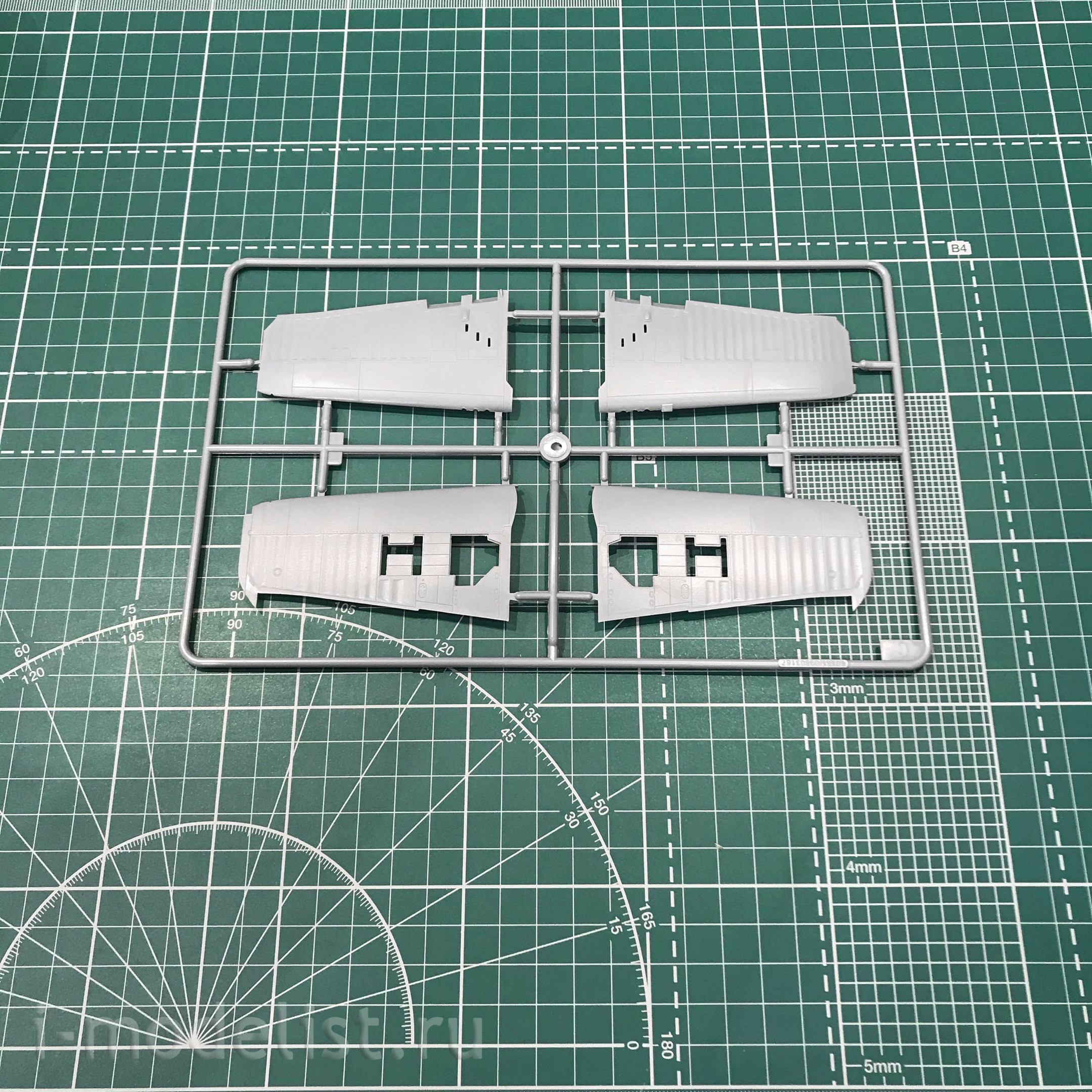 80396 HobbyBoss 1/48 Corsair MK.Ⅲ