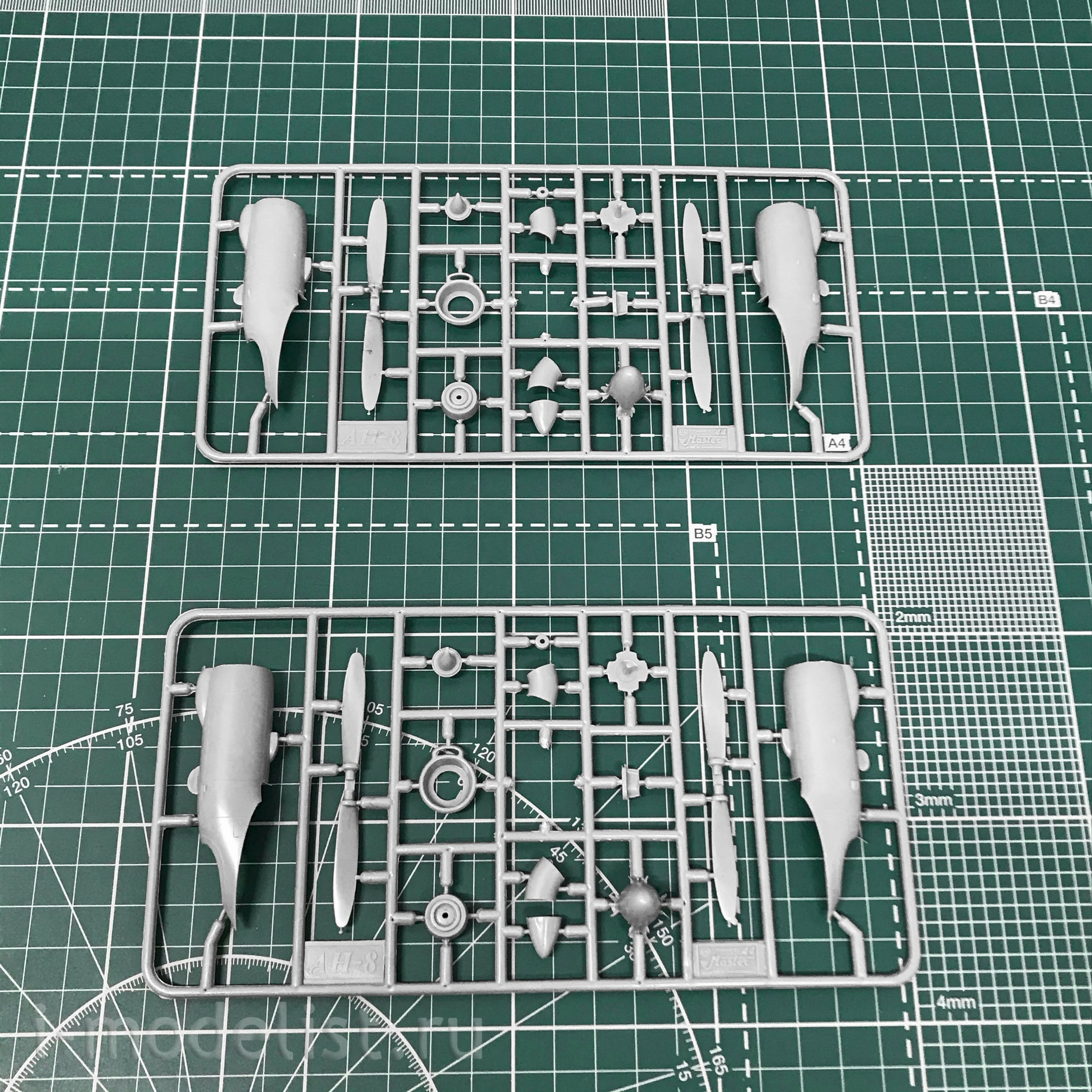 72141-01S Amodel 1/72 Antonov An-8 Vsu Tg-16 Nato code 