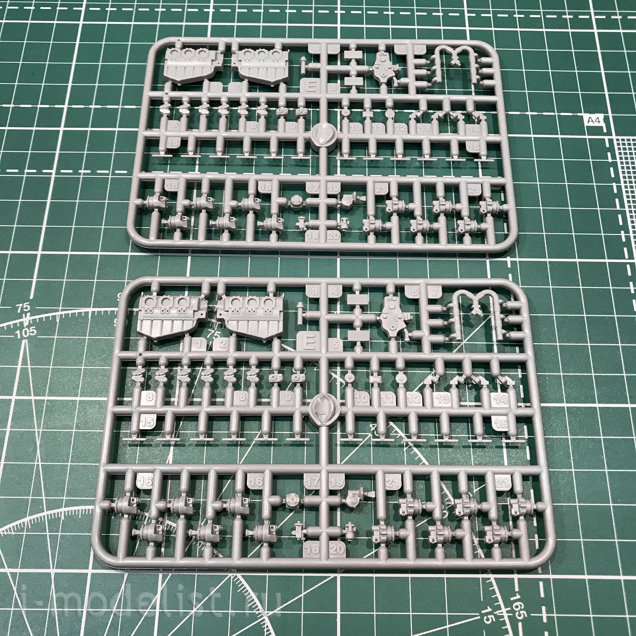 620 Roden 1/32 O-A2 Skymaster Aircraft