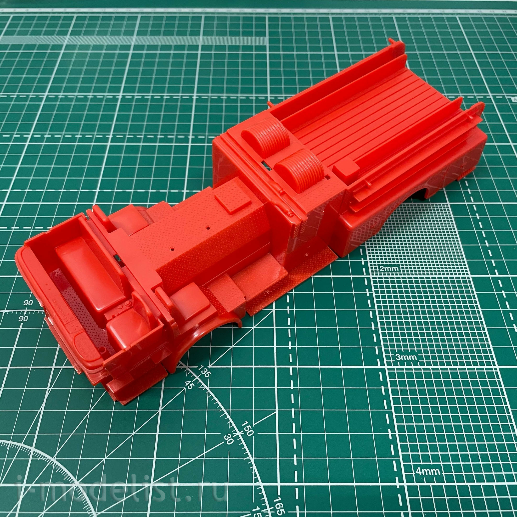 11225 Revell 1/32 Fire Truck Max Mack Fire Pumper