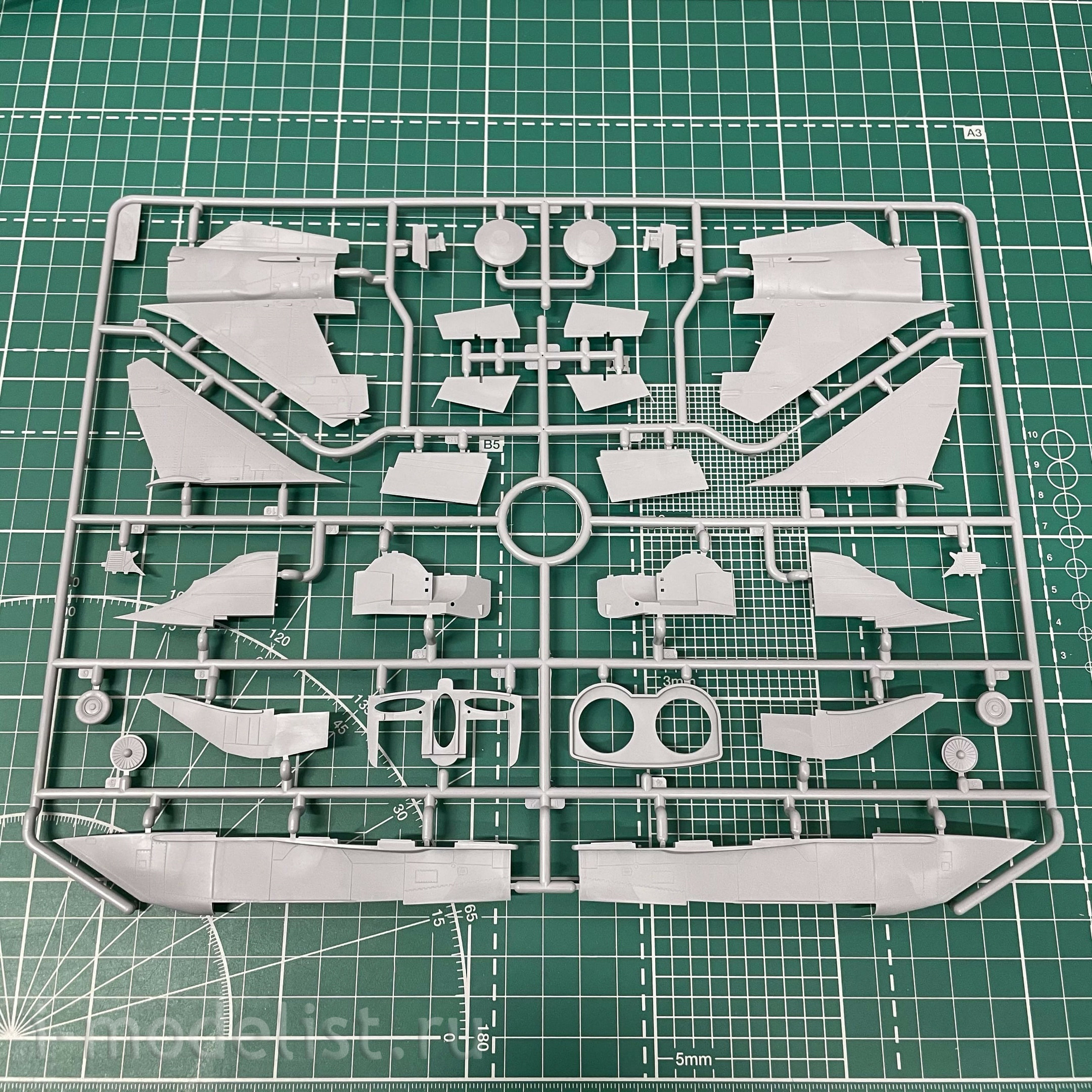 72178 ICM 1/72 MiGG-25PU, Soviet training aircraft