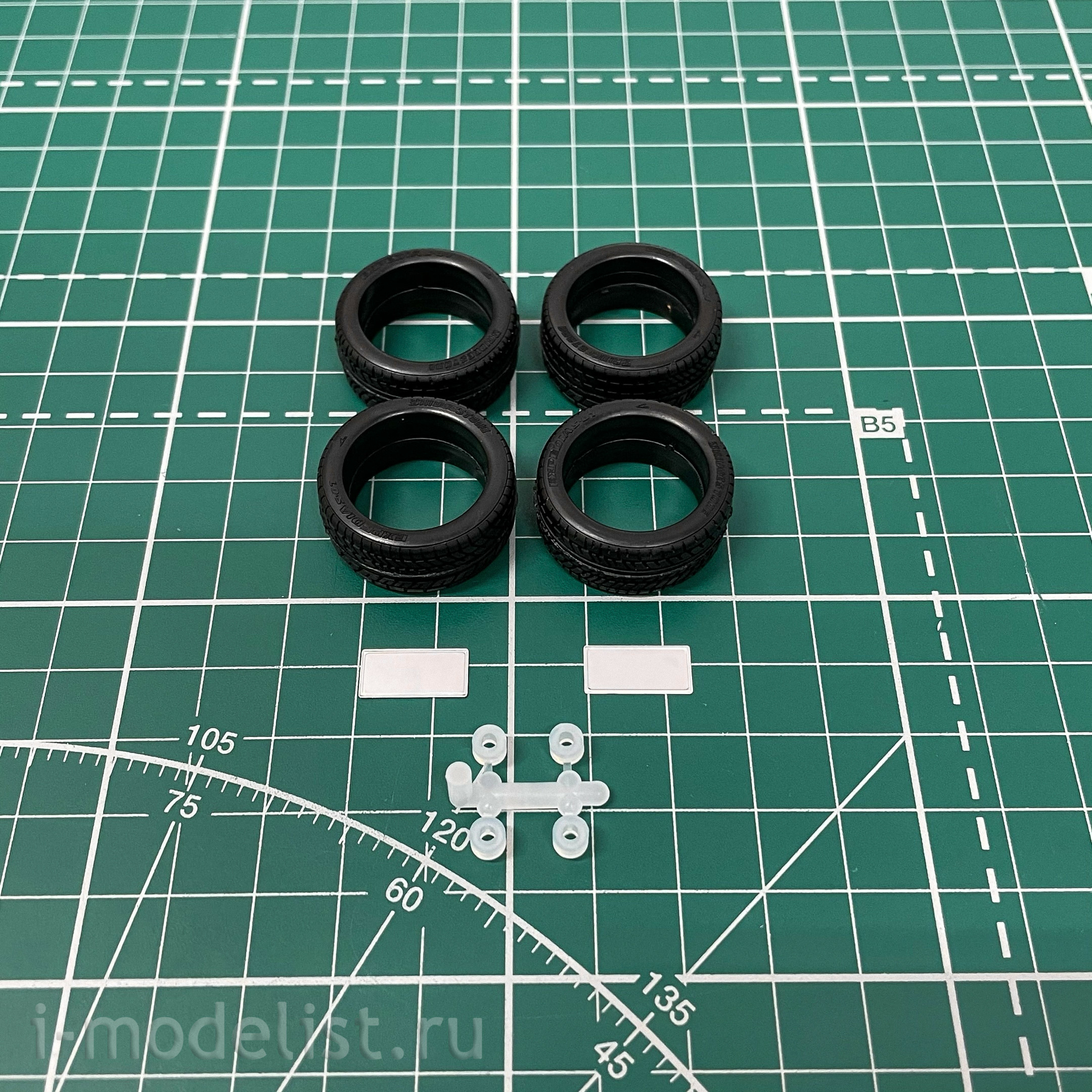 06136 Aoshima 1/24 Nissan Elgrand