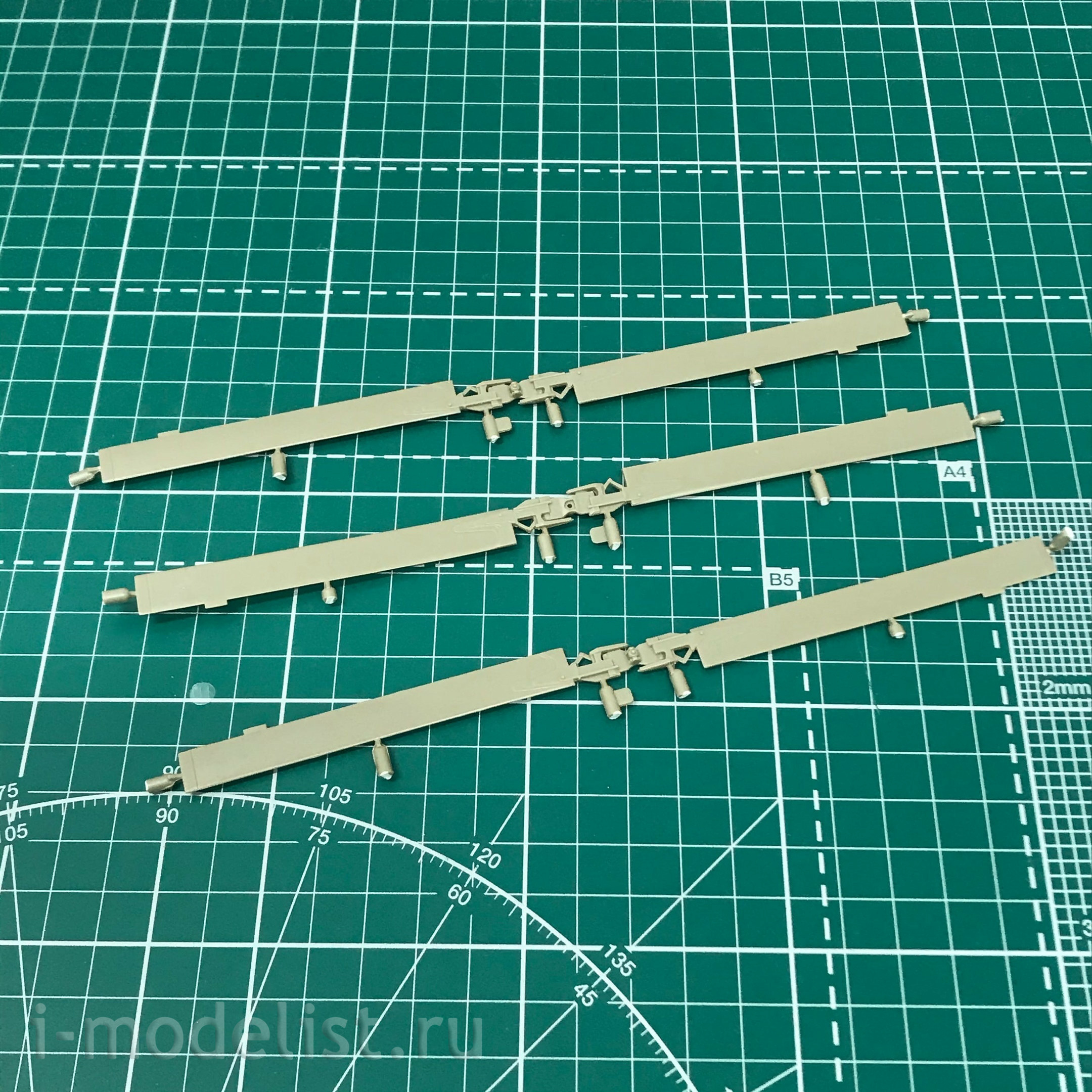 AZ7702 AZ Model 1/72 AH-1G Huey Cobra. 3 sets in a box