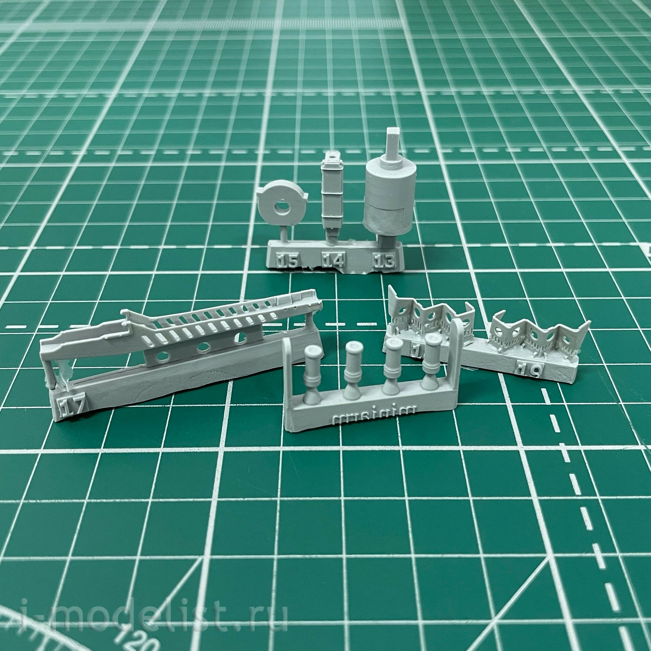 35236 Miniarm 1/35 Set of Wheels for Truck G7107