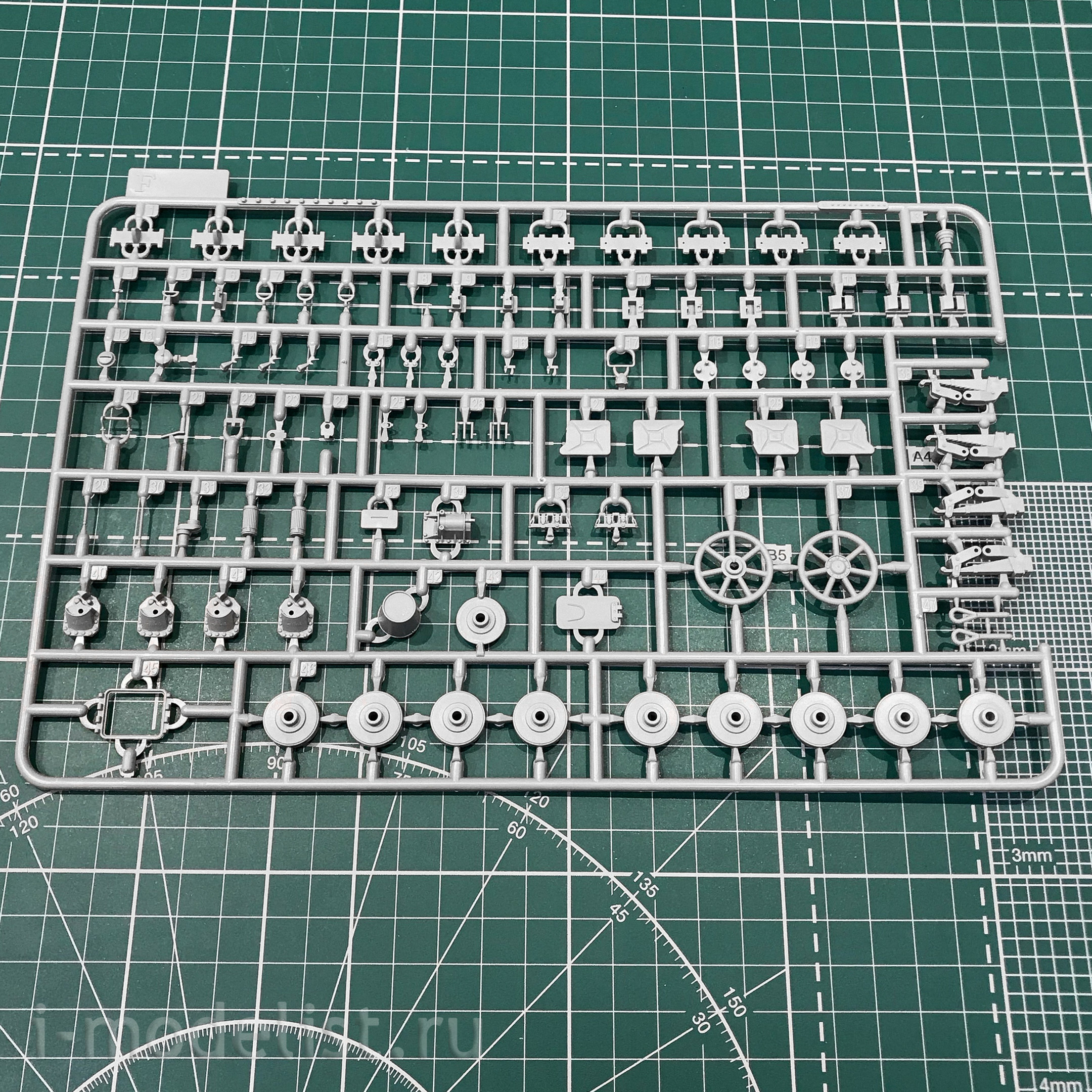 BT-008 Border Model 1/35 Pz.Kpfw.IV Ausf.J (Late)