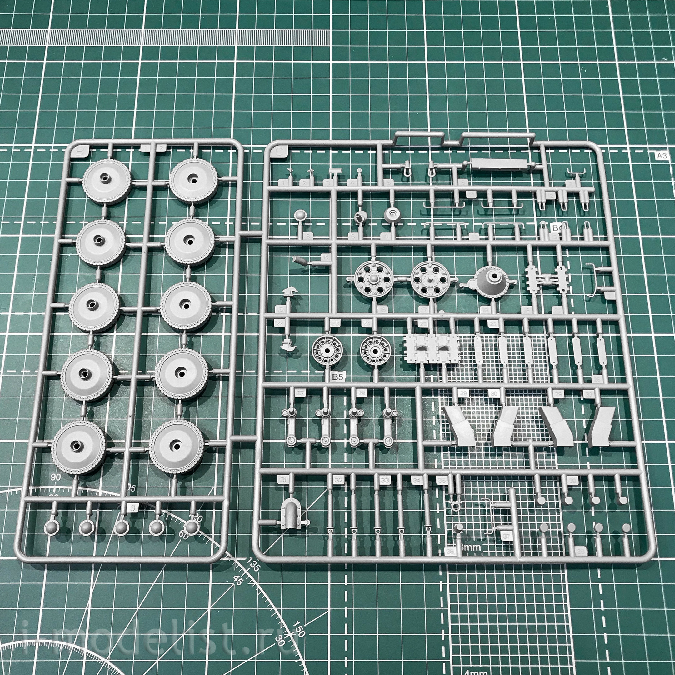 BT-009 Border Model 1/35 34/76 tank with screens
