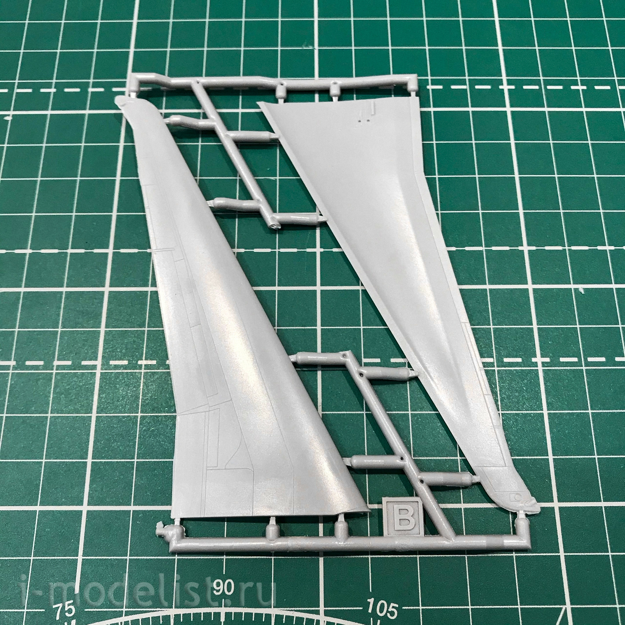 144112-1 Orient Express 1/144 Airliner MD-80 late American (Limited Edision)