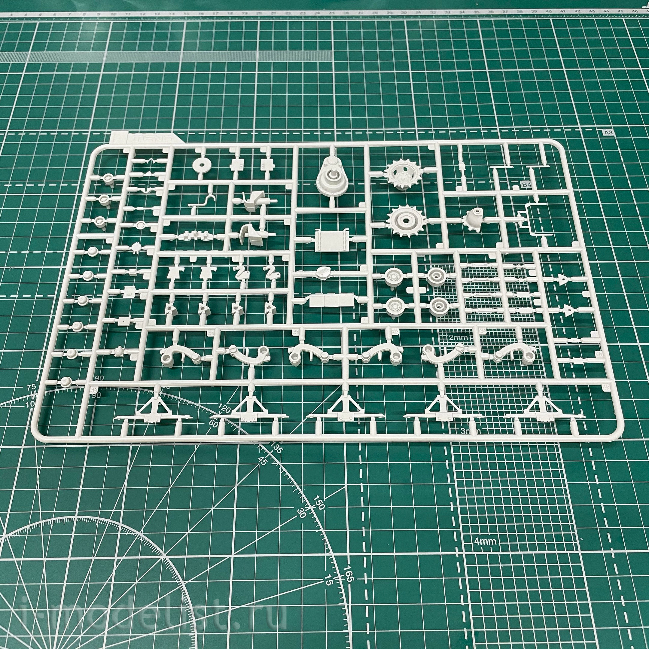 SS-018 Meng 1/35 Israeli Namer Armored Personnel Carrier