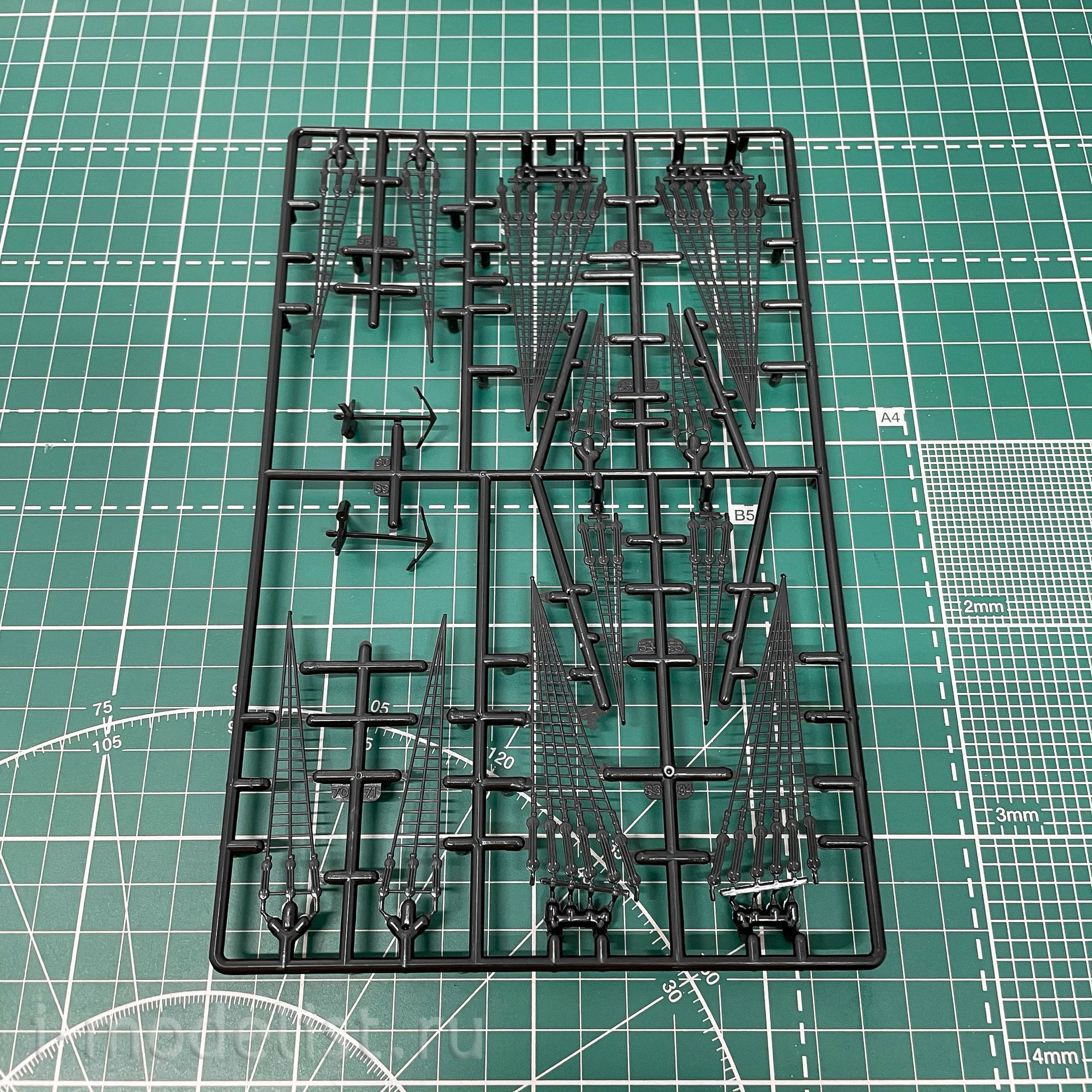 05435 Revell 1/150 Ghost Ship (Glow in the Dark)