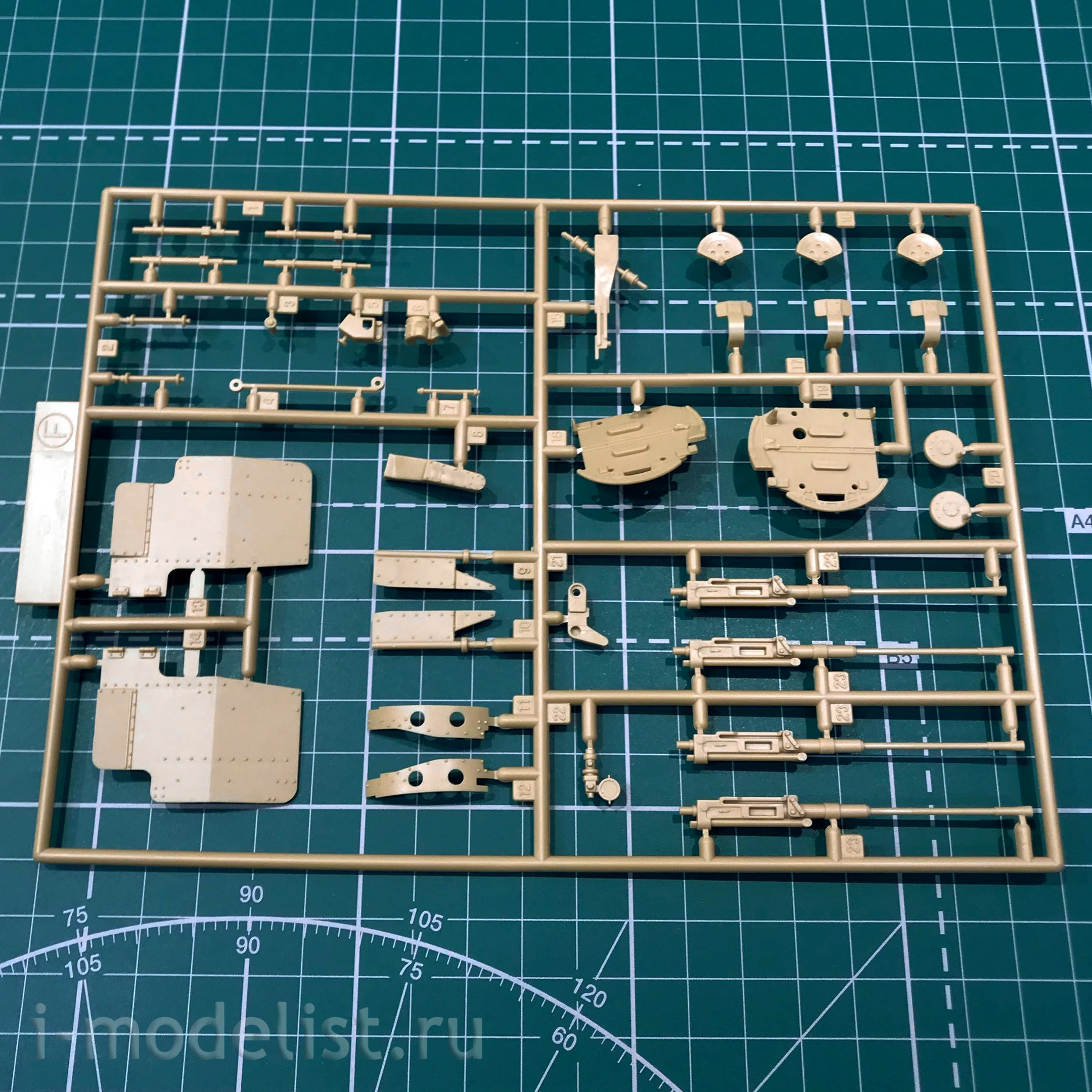 03296 Revell 1/35 German flakpanzer IV Wirbelwind self propelled anti aircraft gun