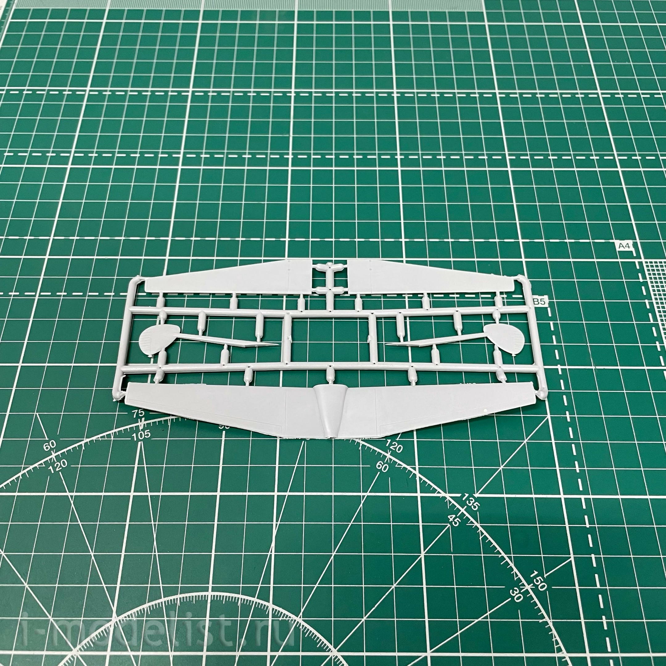 72040 Avis 1/72 Stout Skycar II Aircraft