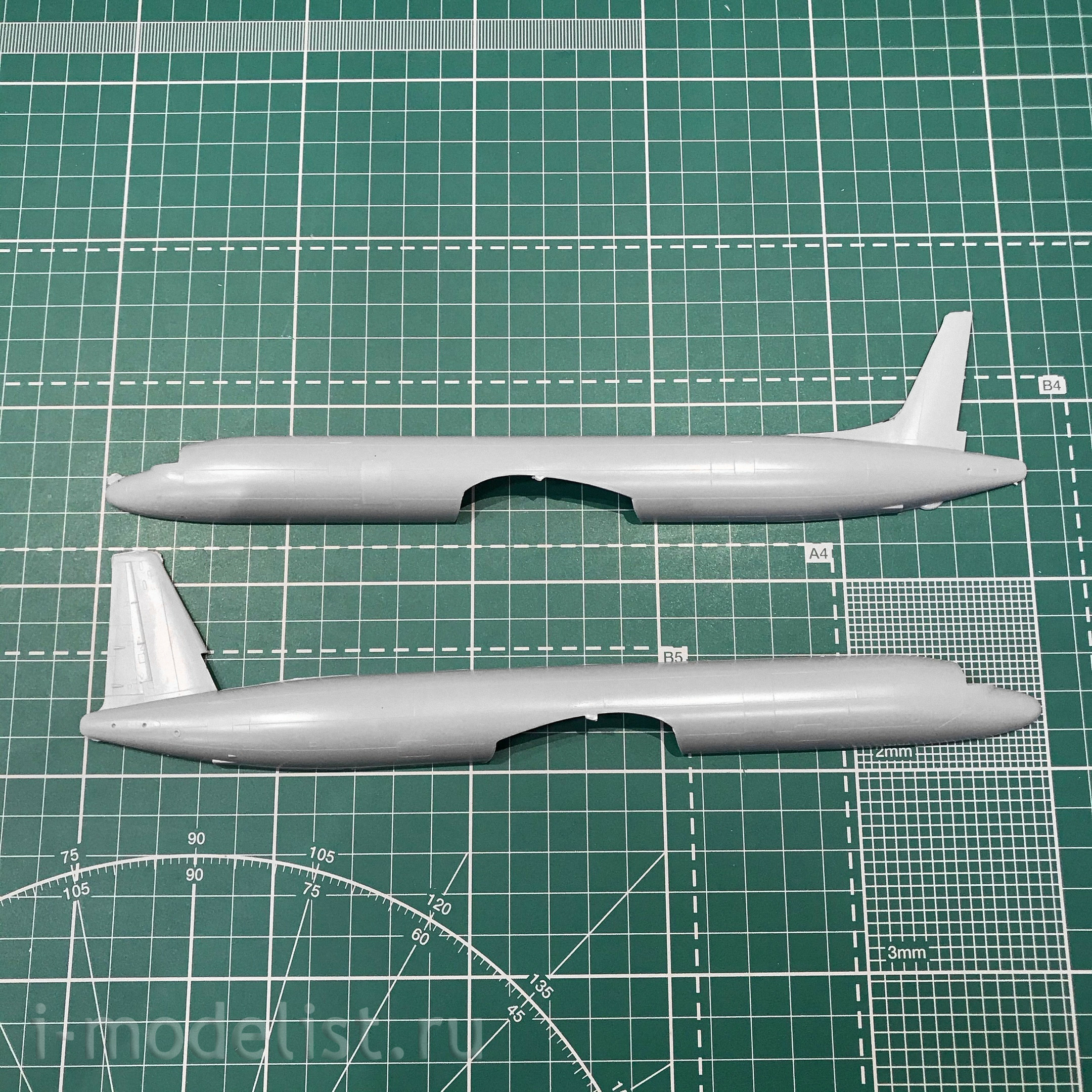 14466 Orient Express 1/144 Passenger airliner Il-18V