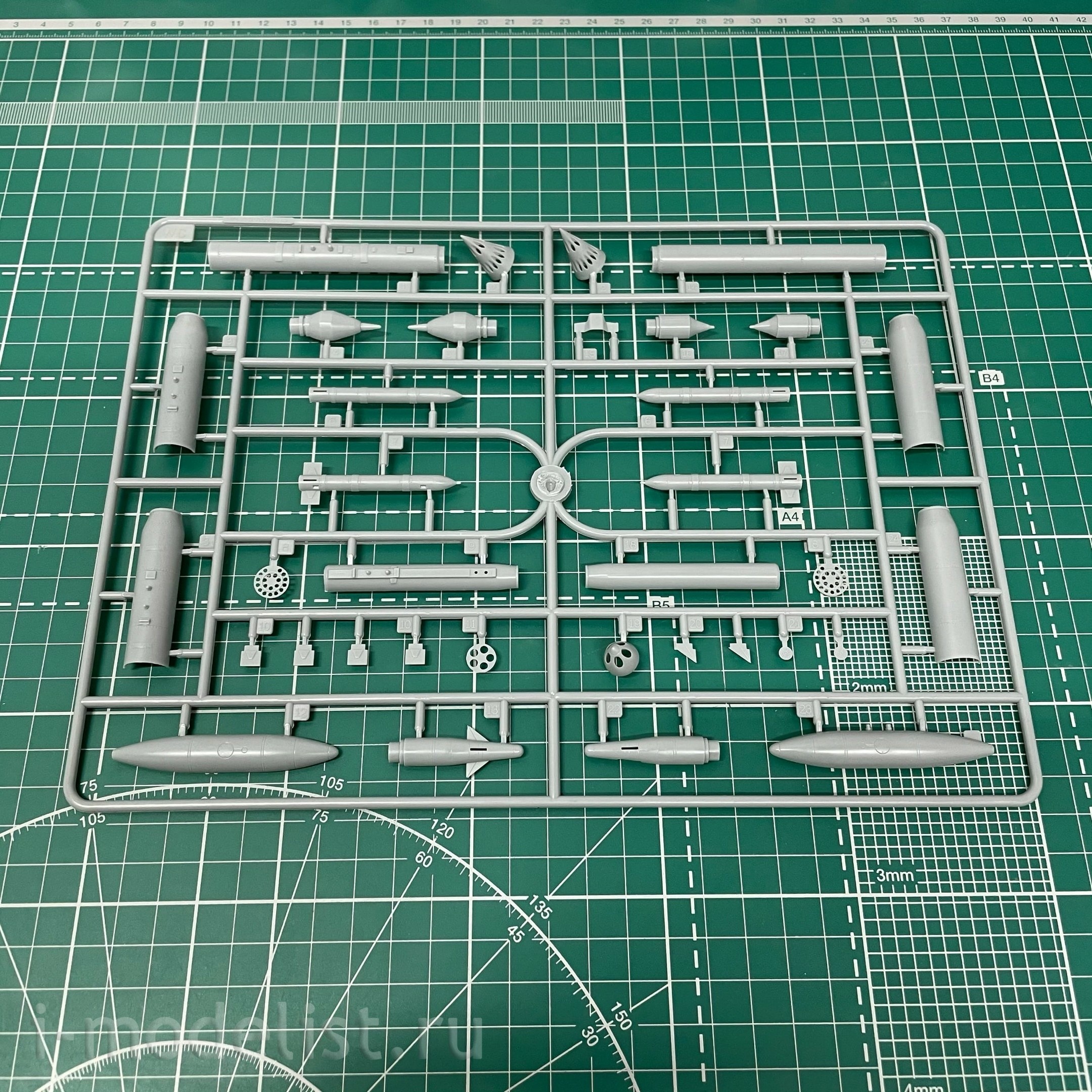 81759 HobbyBoss 1/48 Sukhoi-17UM3 Fitter-G Aircraft