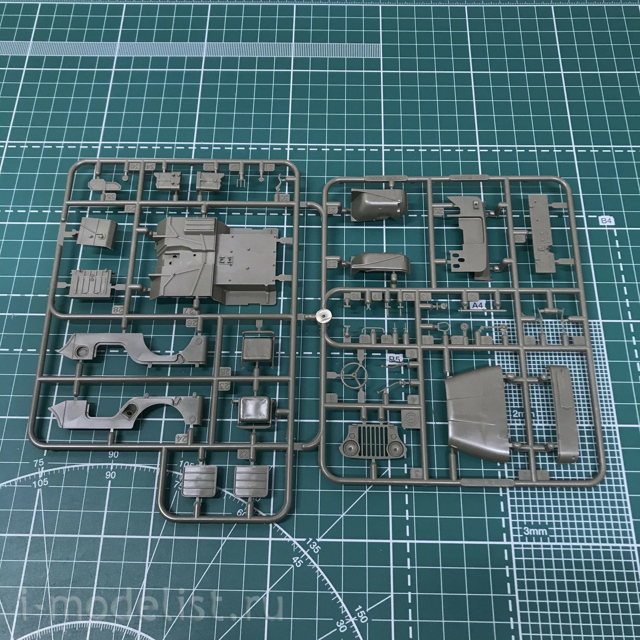 AF35S99 AFVClub 1/35 Reconnaissance Vehicle DF 1/4 ton 4x4 M38A1 / CJ-5 Siyur + Tolar Recoilless Rifle Vehicle (2 models included)