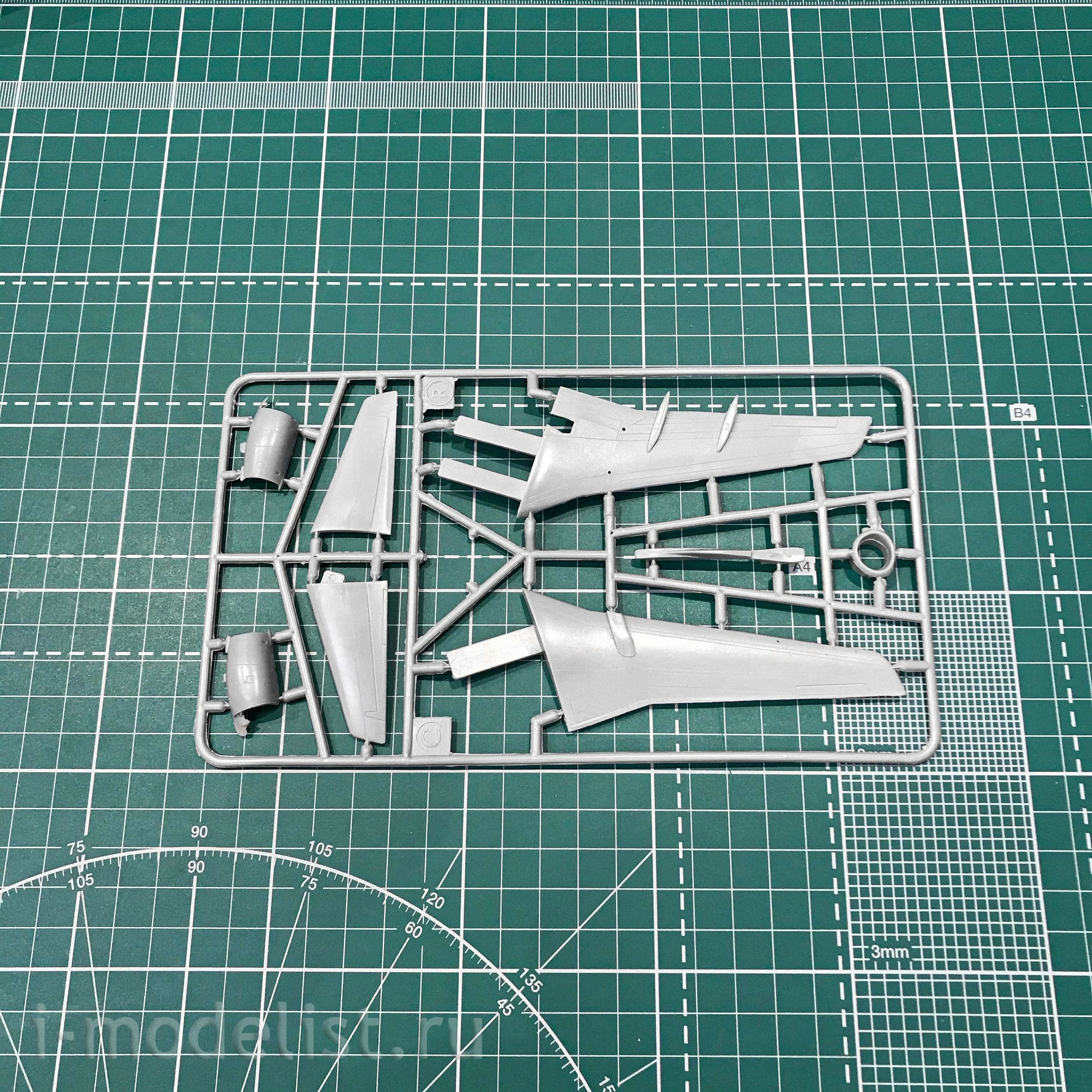 14423 Eastern Express 1/144 scales Airliner B-733 Atlant-Soyuz