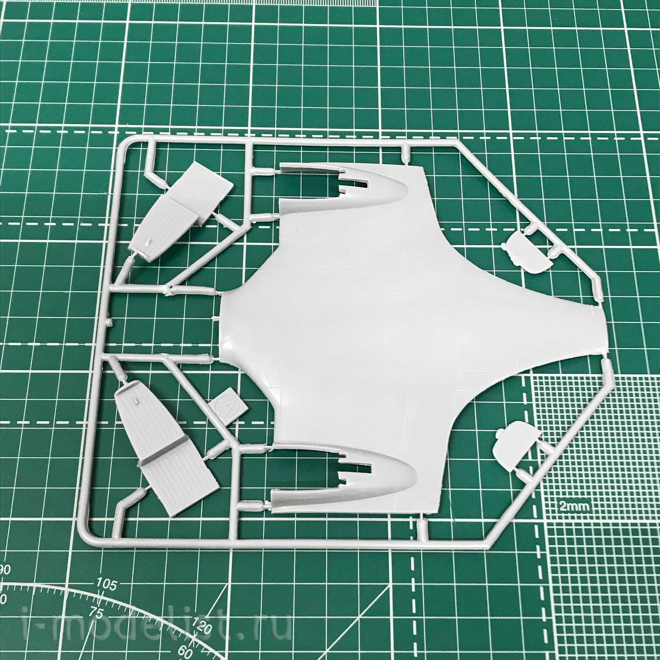 72324 Amodel 1/72 Ilyushin Il-14M