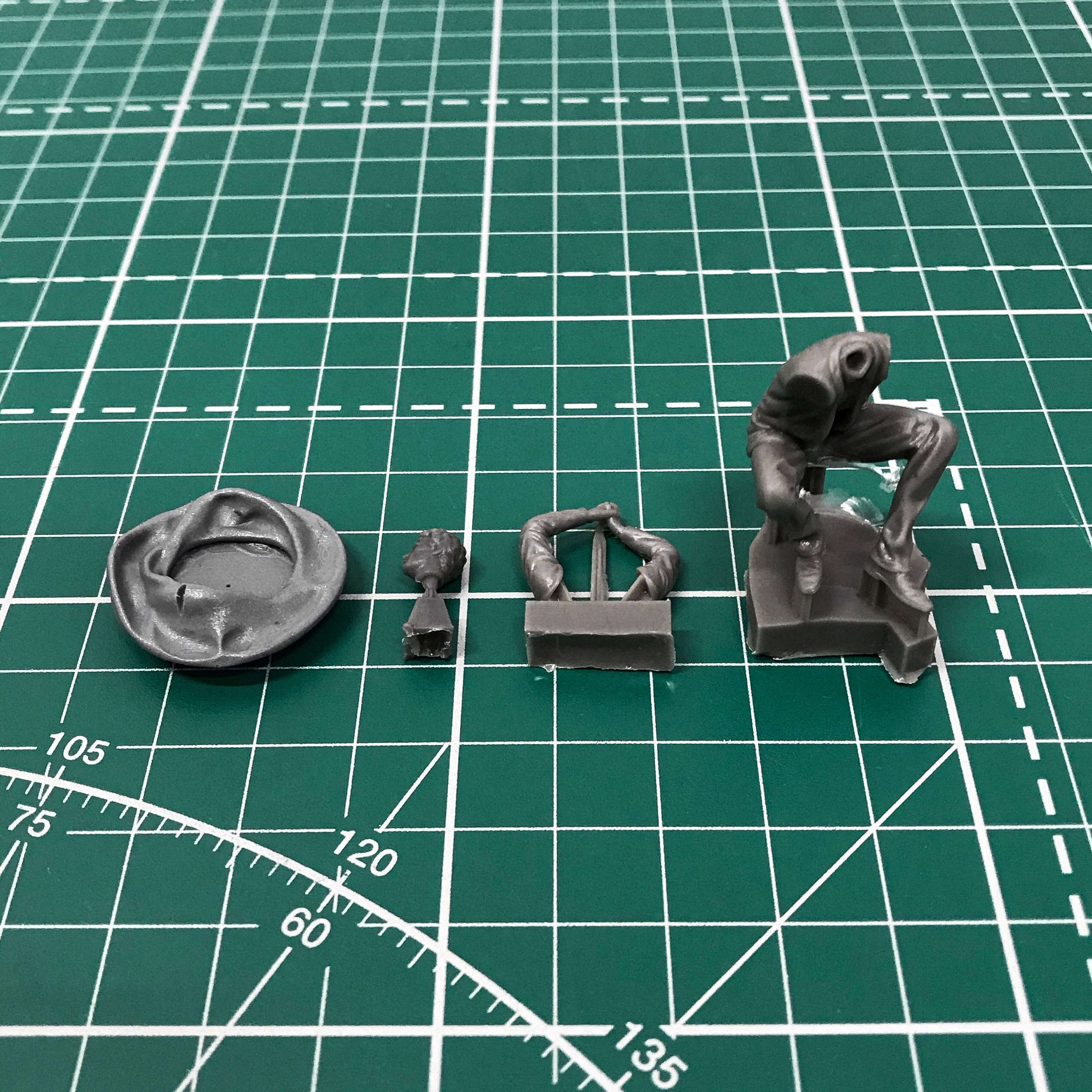 35112 GunTower Models 1/35 Driver (repair)