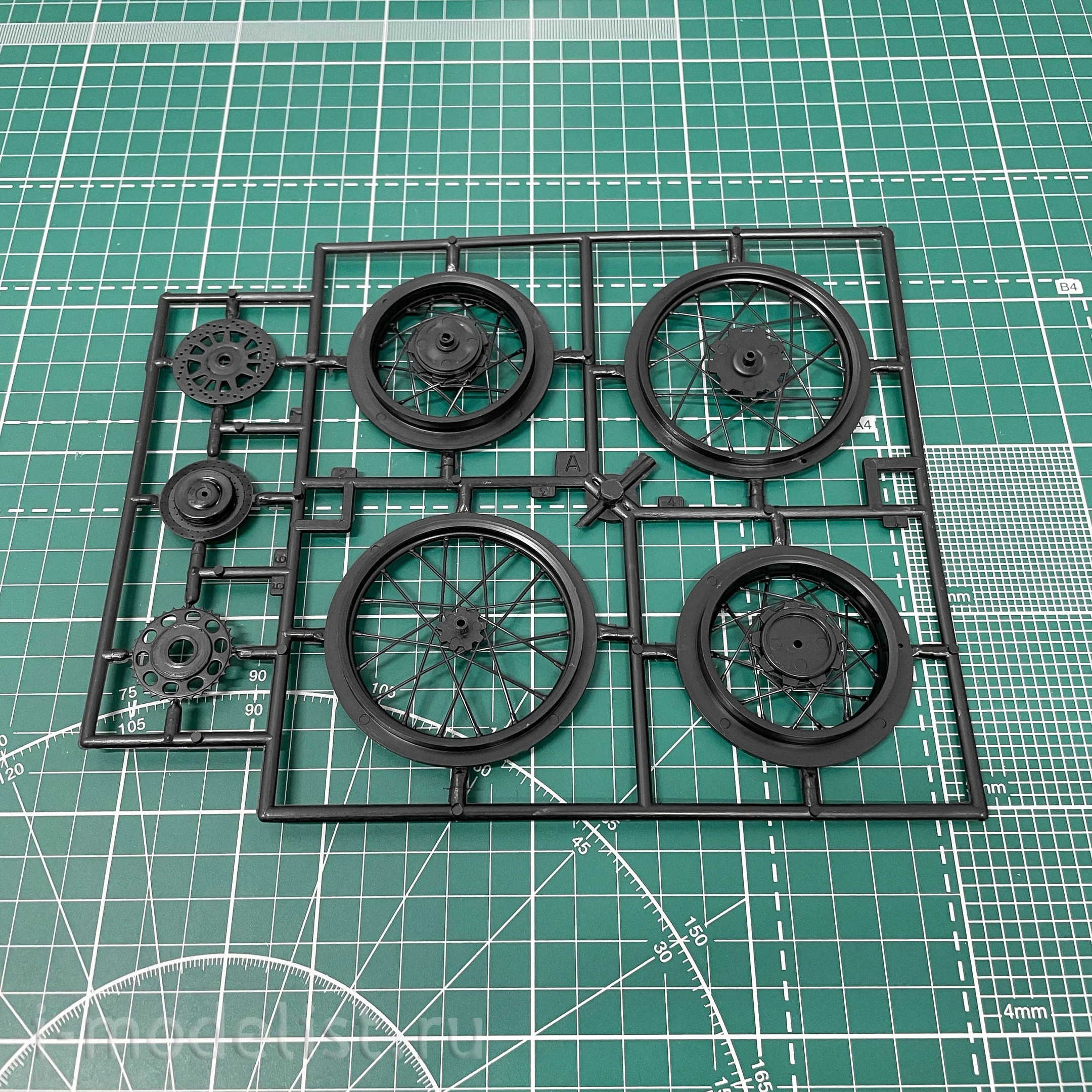 4643 Italeri 1/9 Motorcycle Cagiva Elefant 850-1987