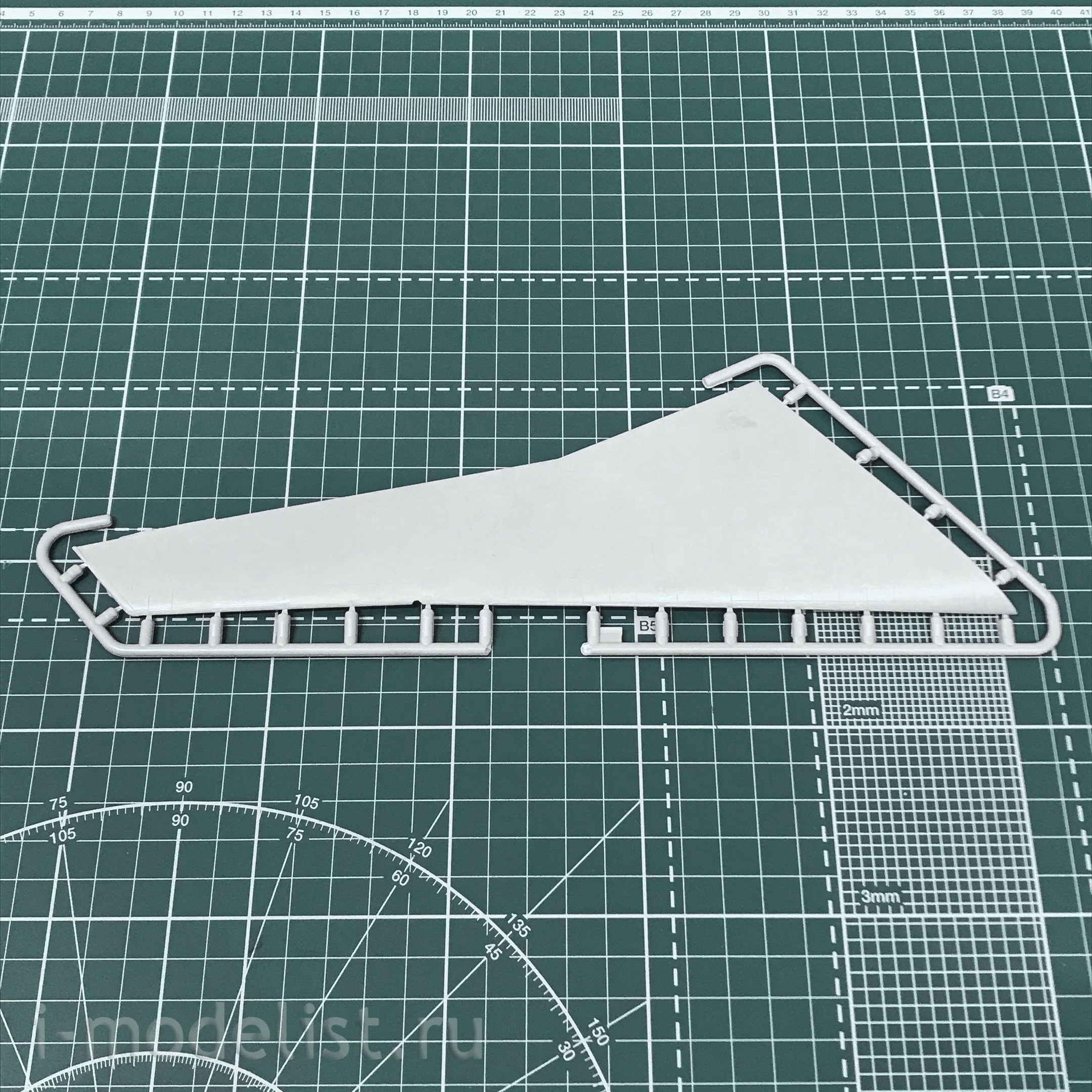 144154-3 Orient Express 1/144 Airliner 747SP RR SAUDI ARABIAN