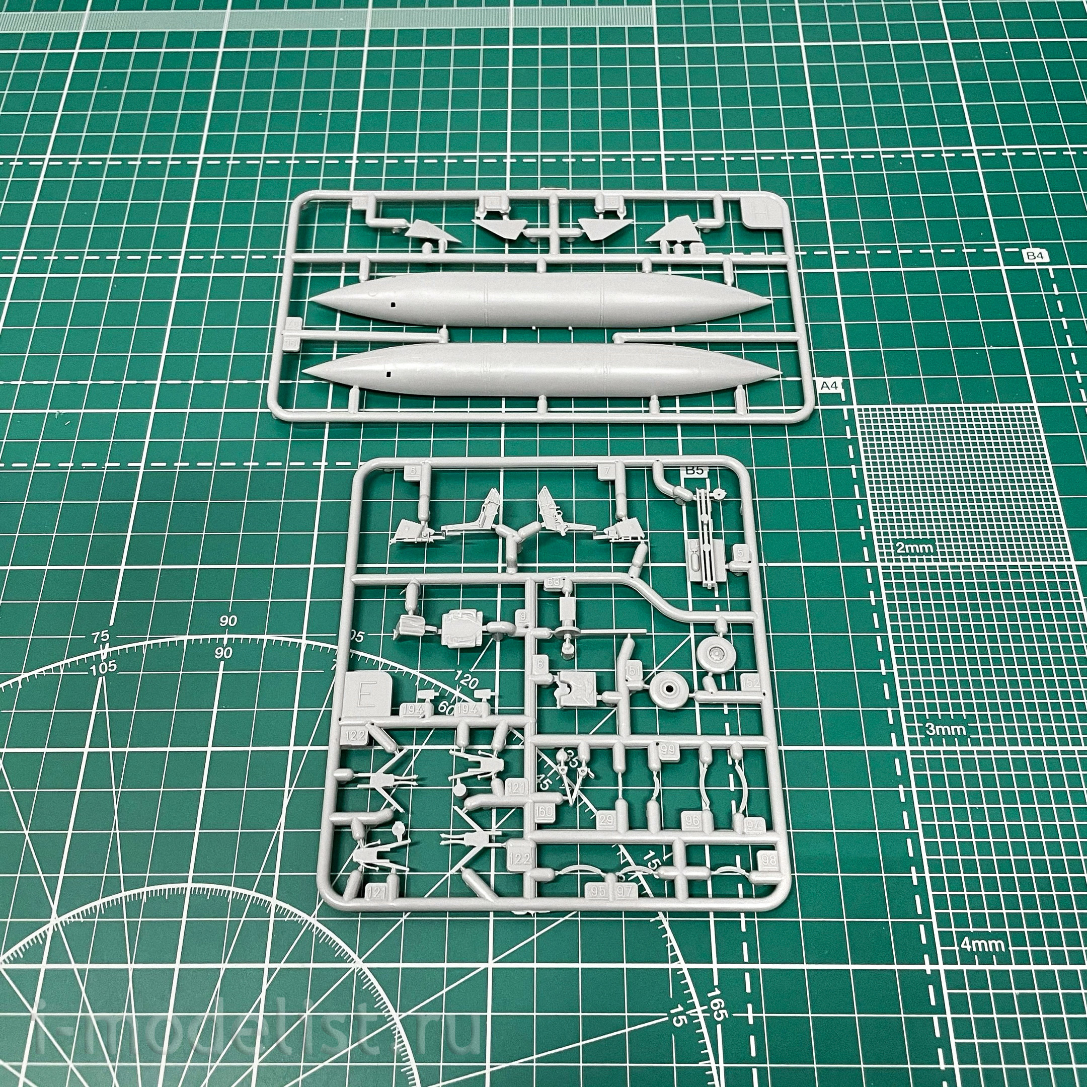 03853 Revell 1/48 Fighter-bomber GR. 4 