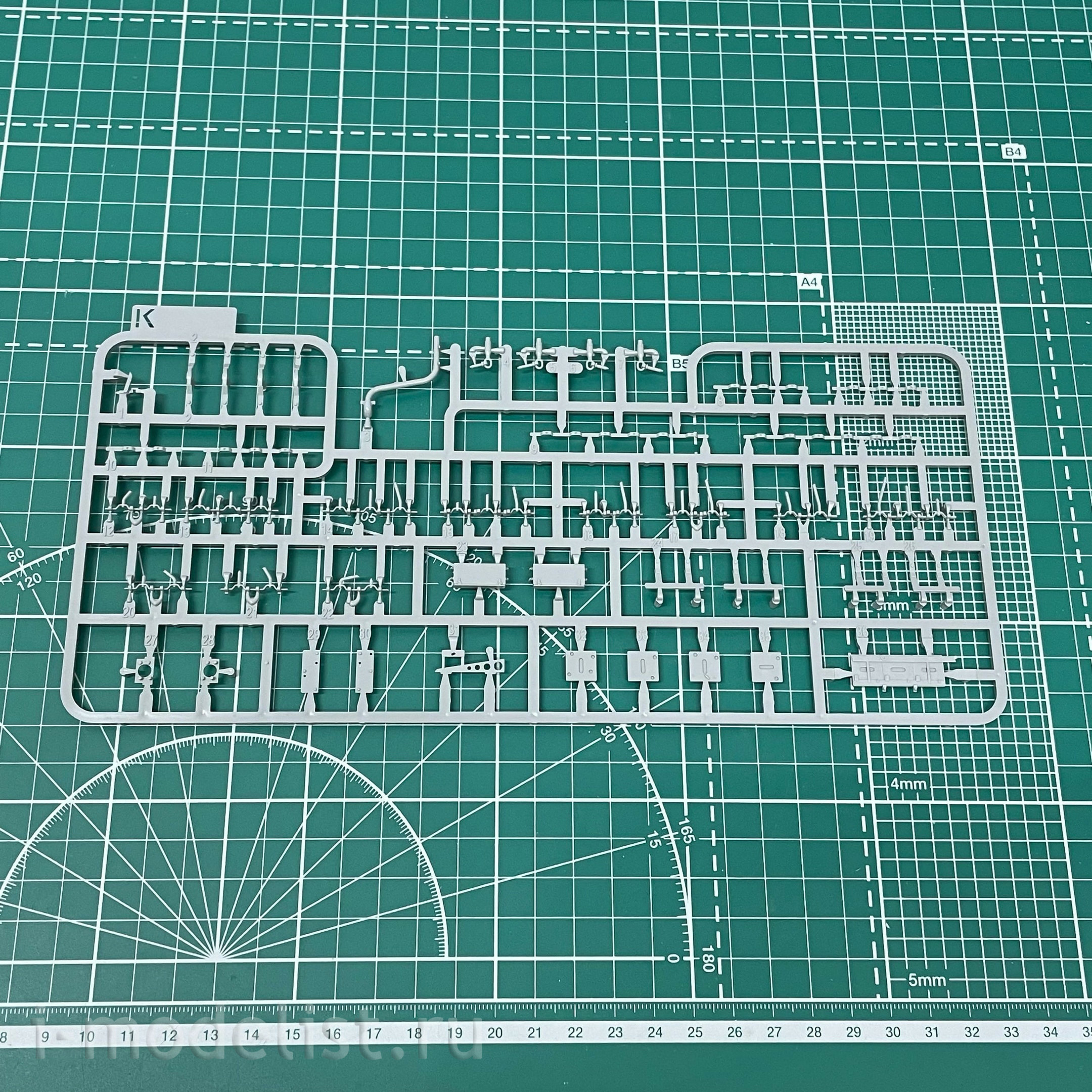 2142 Takom 1/35 Tank M60A1 w/ERA & M9 Bulldozer