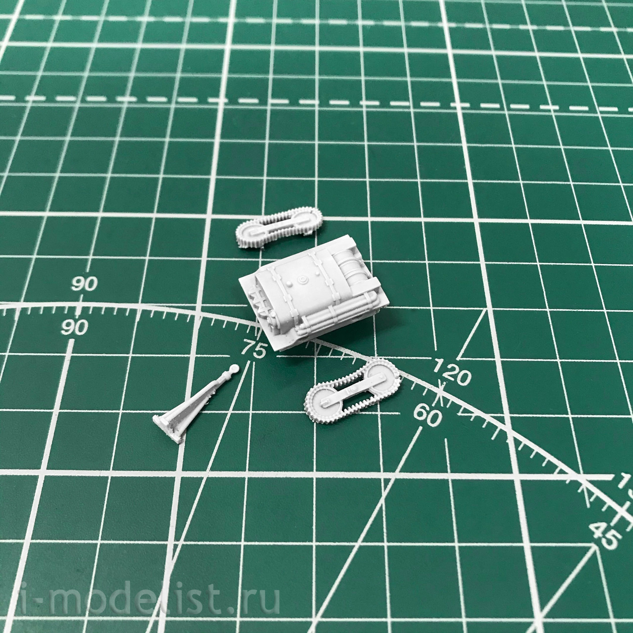 100064 Zebrano 1/100 French trailer for fuel and lubricants (early)