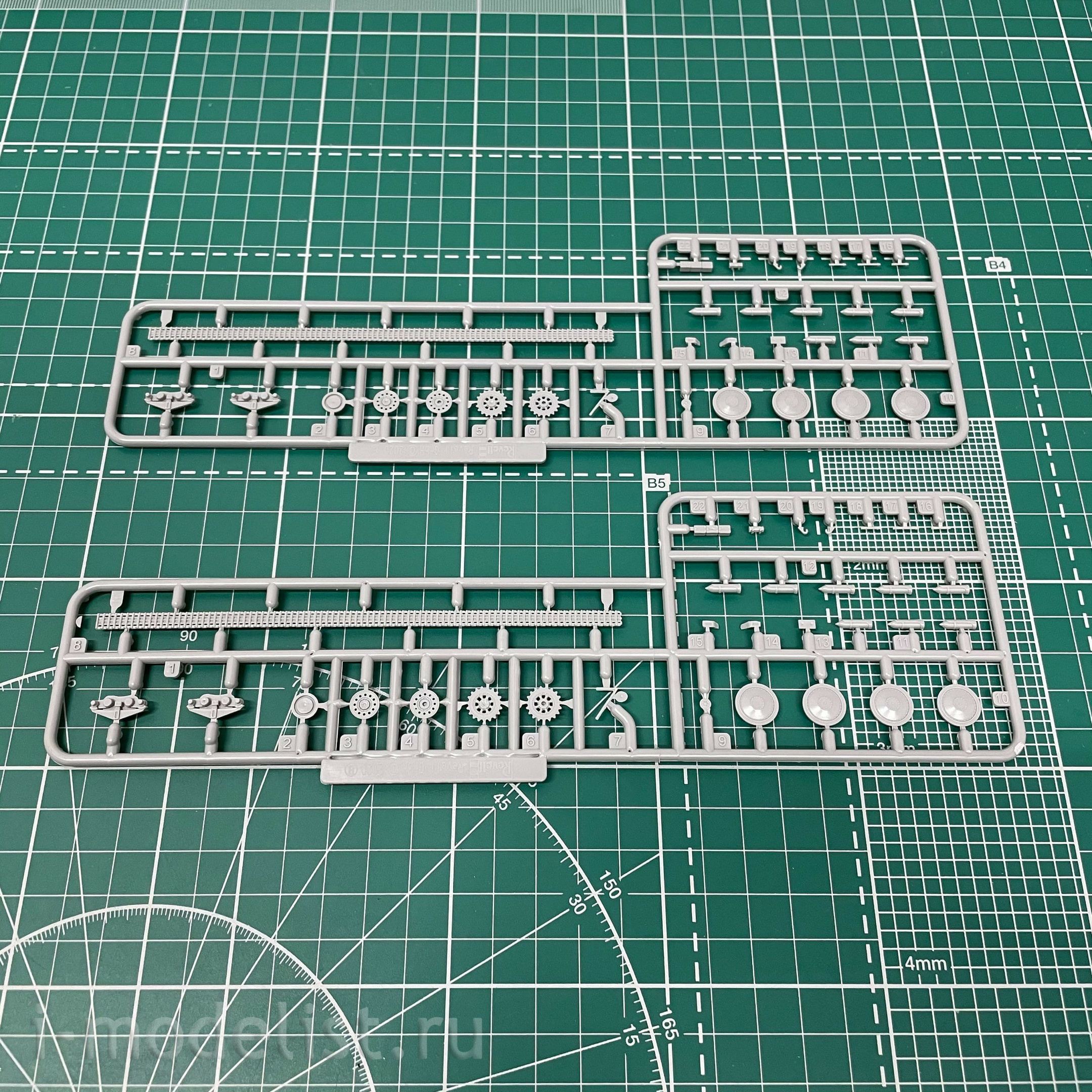 03316 Revell 1/72 German anti-tank self-propelled gun Sd. Kfz. 138 Marder III Ausf. M