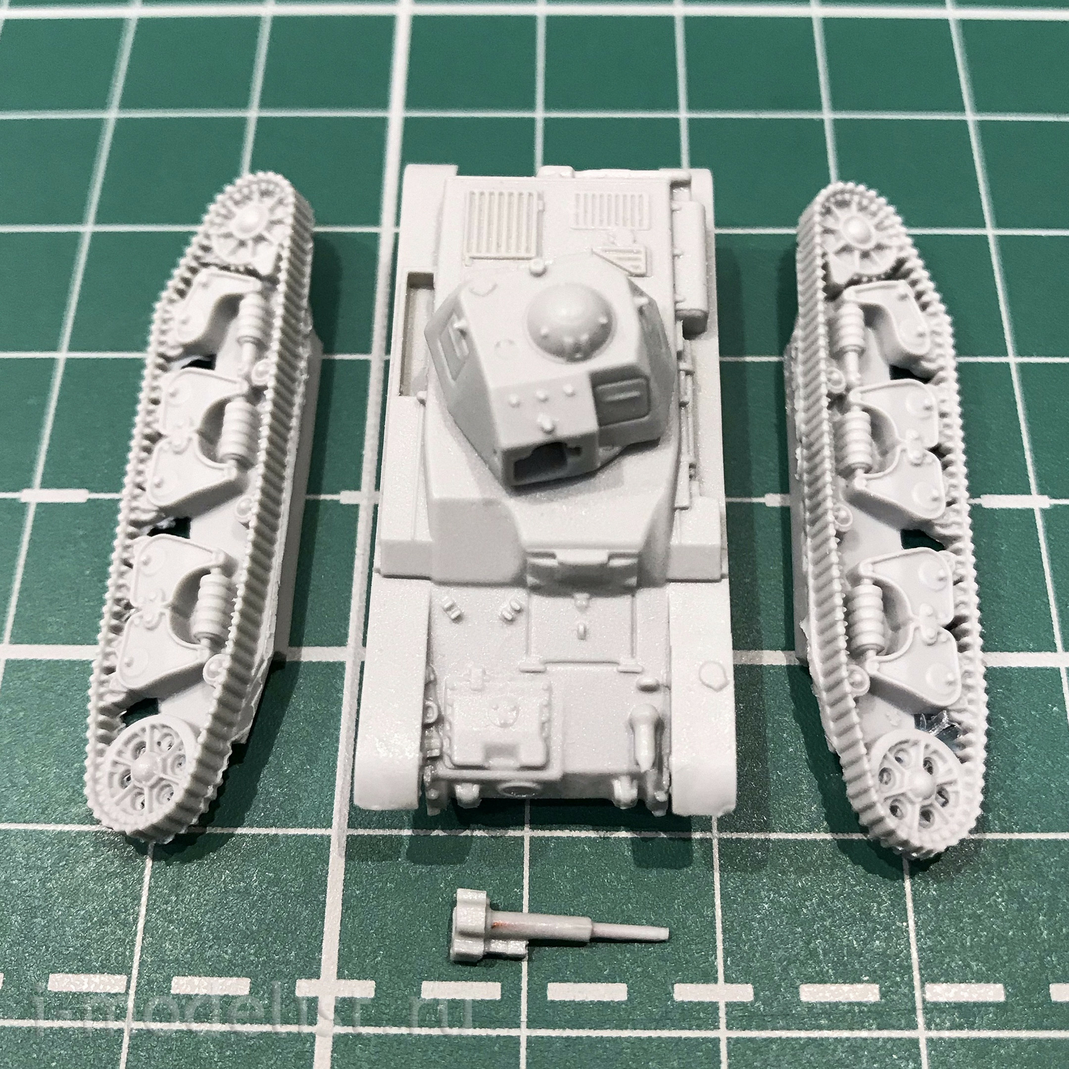 100047 Zebrano 1/100 Prototype of the French light tank Renault R40 Prototype of the French light tank Renault R40