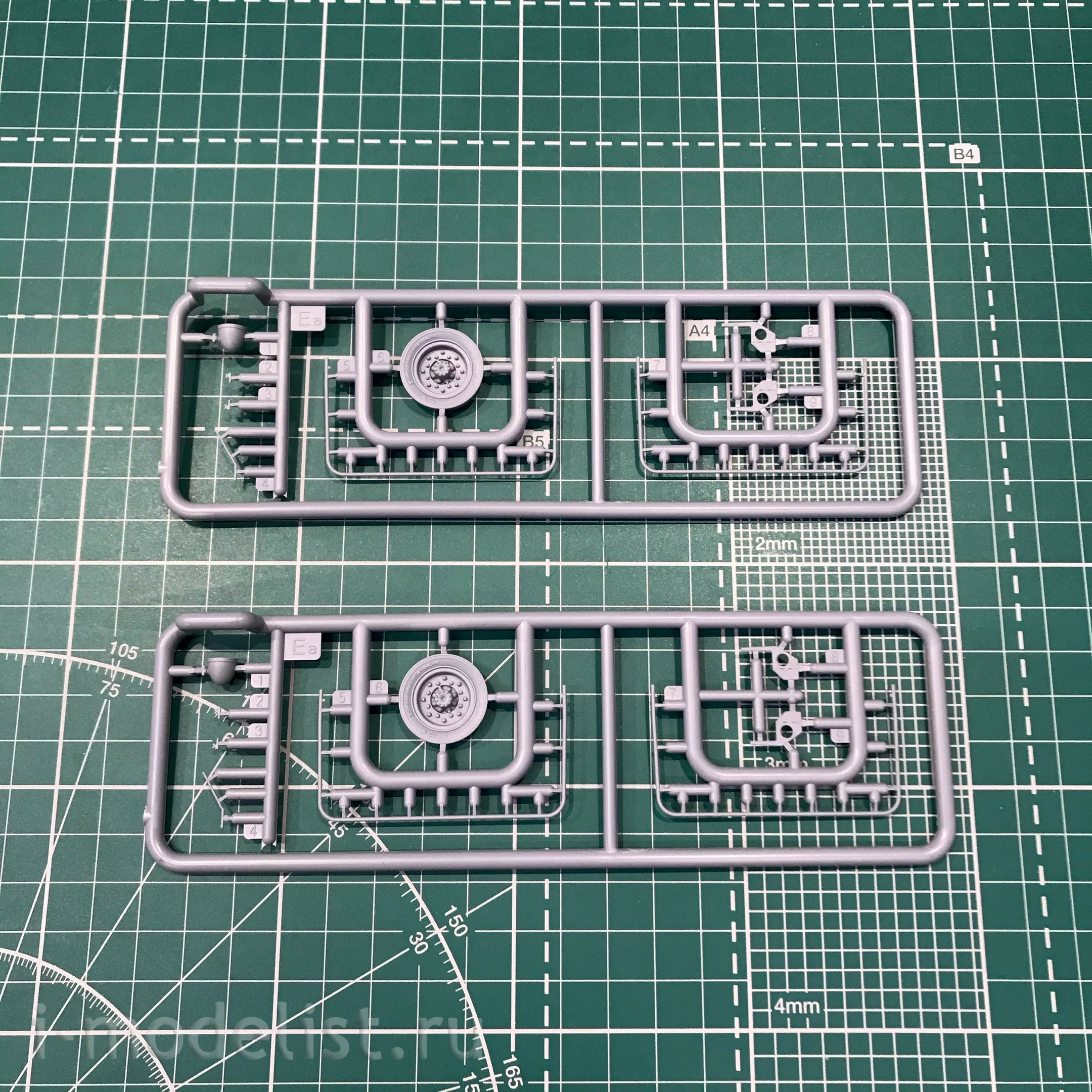35GM0025 Gecko Models 1/35 Bedford MWD 15-cwt 4x2 General Service (Open Cab/Aeroscreen) Truck