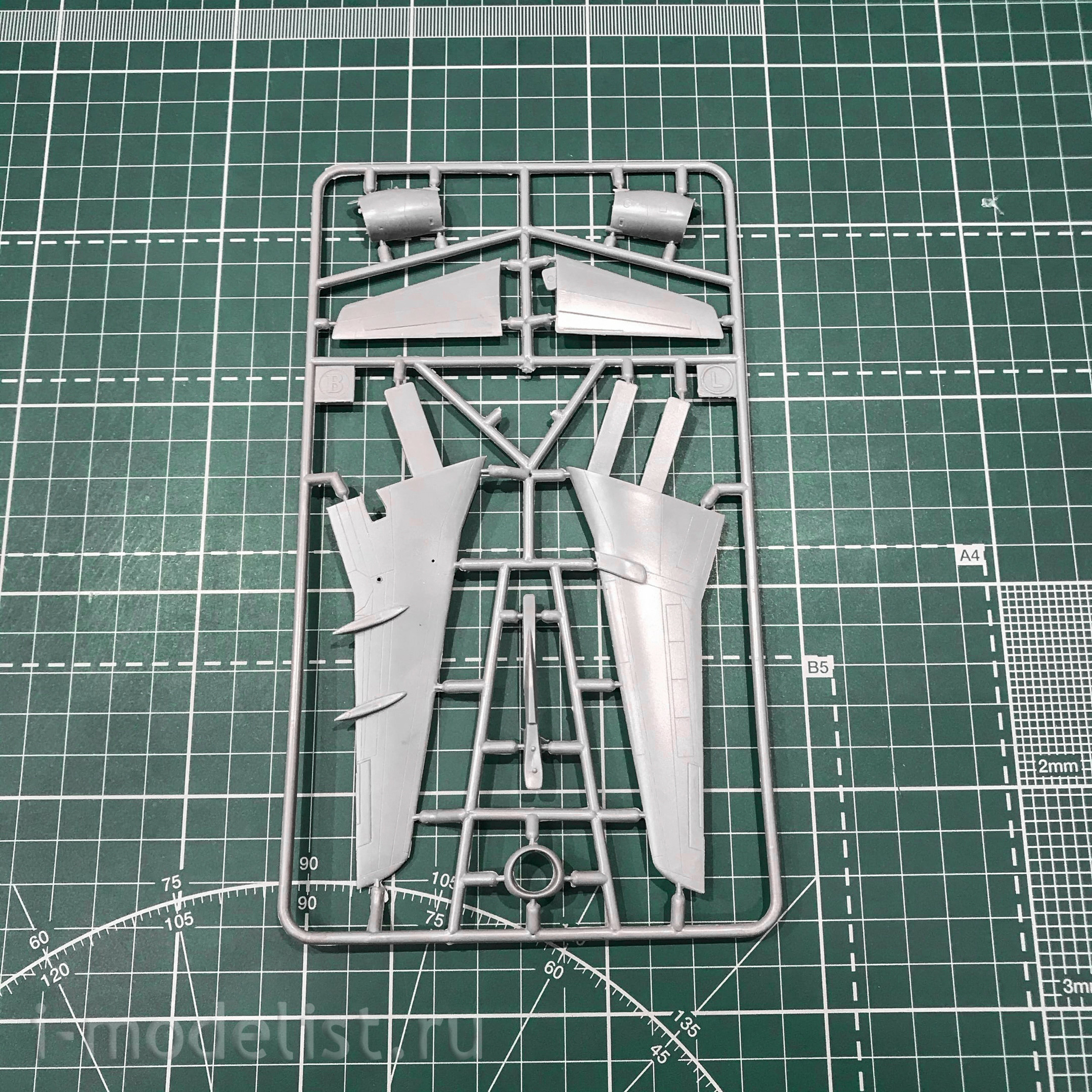 14420 Eastern Express 1/144 scales Airliner B-735
