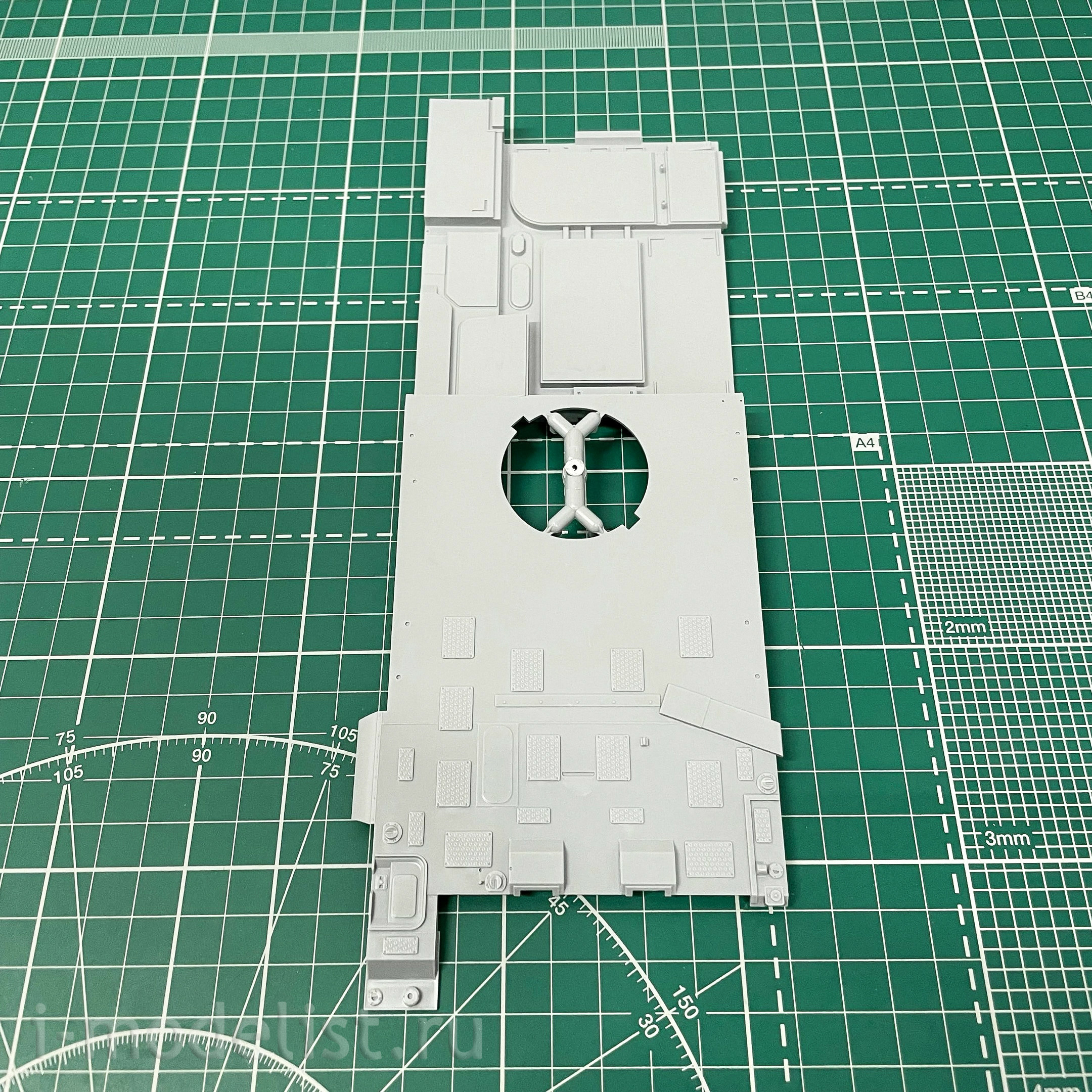 3633P Zvezda 1/35 Russian anti-aircraft missile system Tor-M2