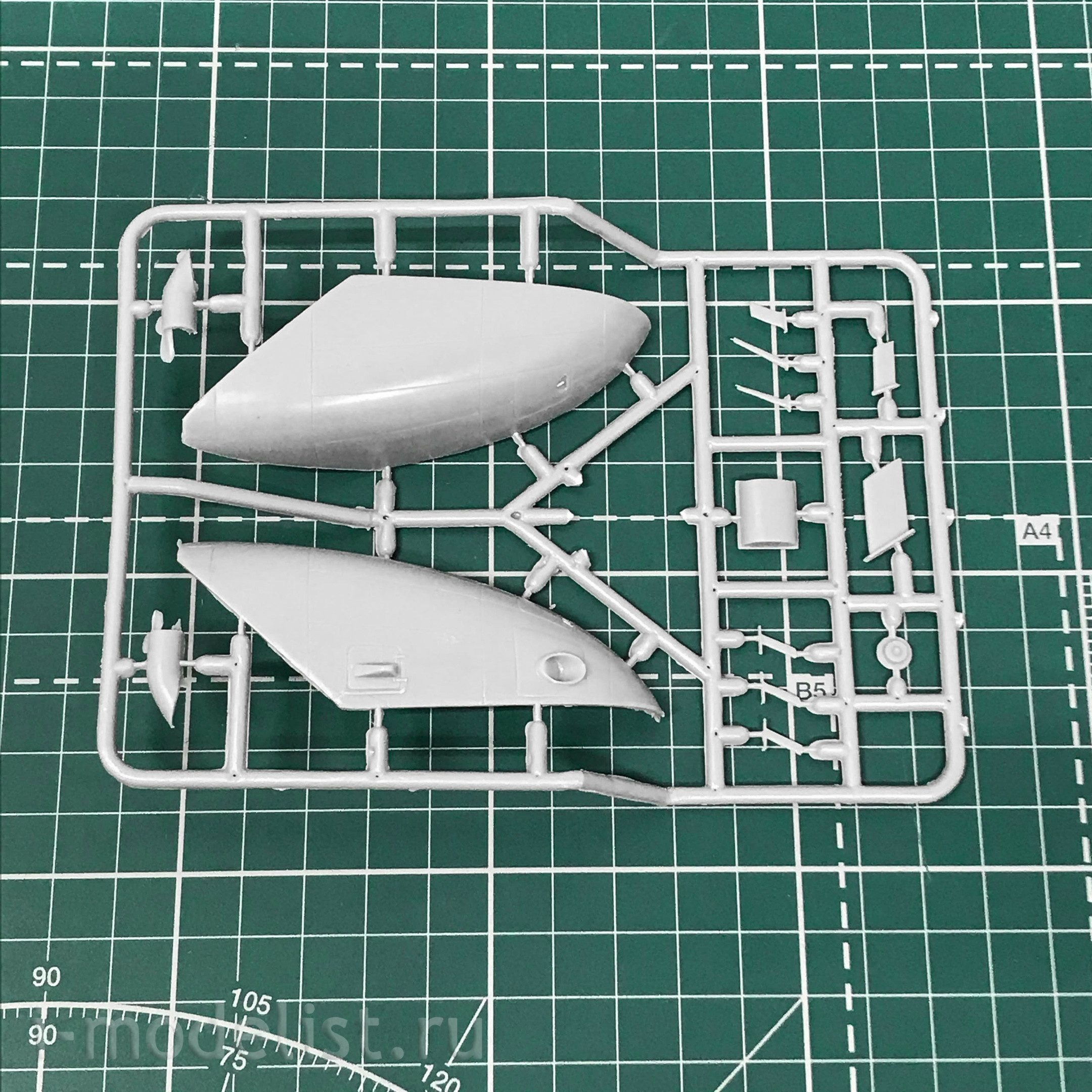 72149 Amodel 1/72 Helicopter