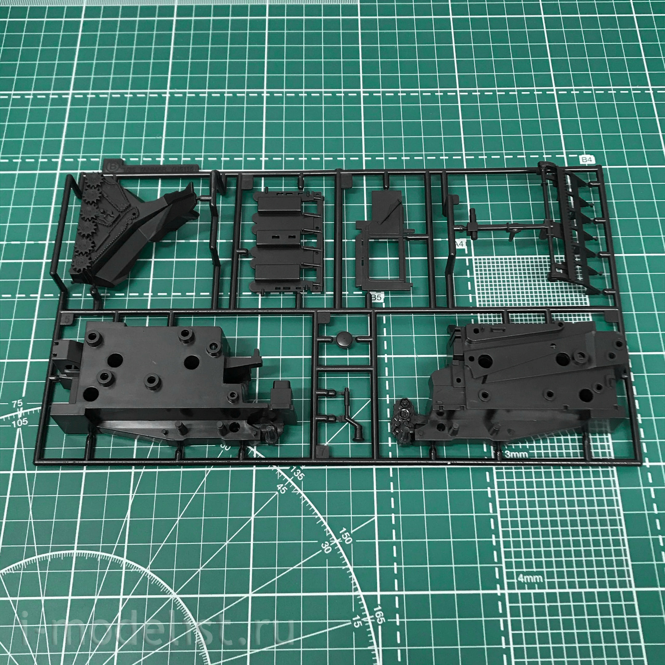 66007 Hasegawa 1/35 rice Harvester, crawler Yanmar YH6115