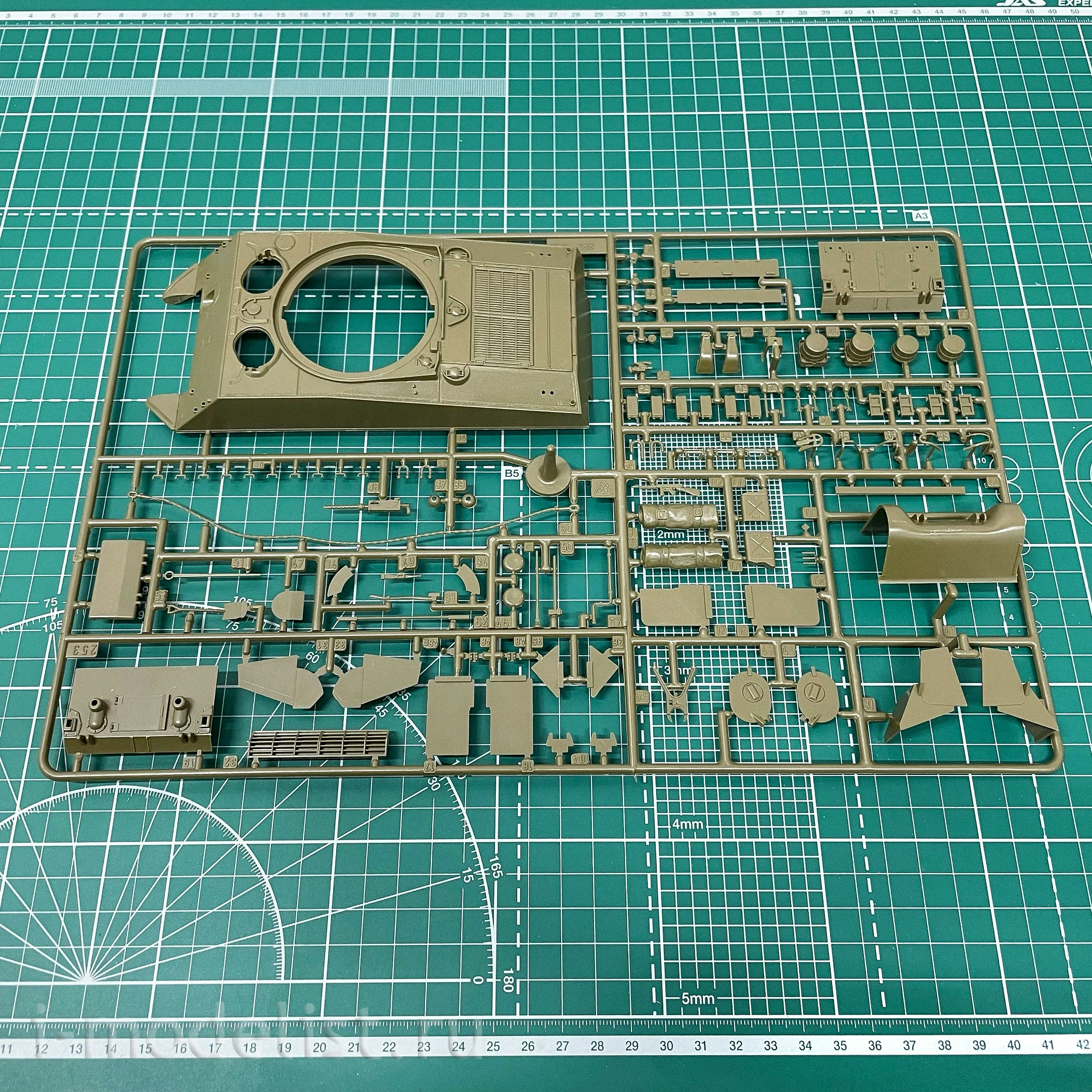 6586 Italeri 1/35 M4A3E8 Sherman Tank