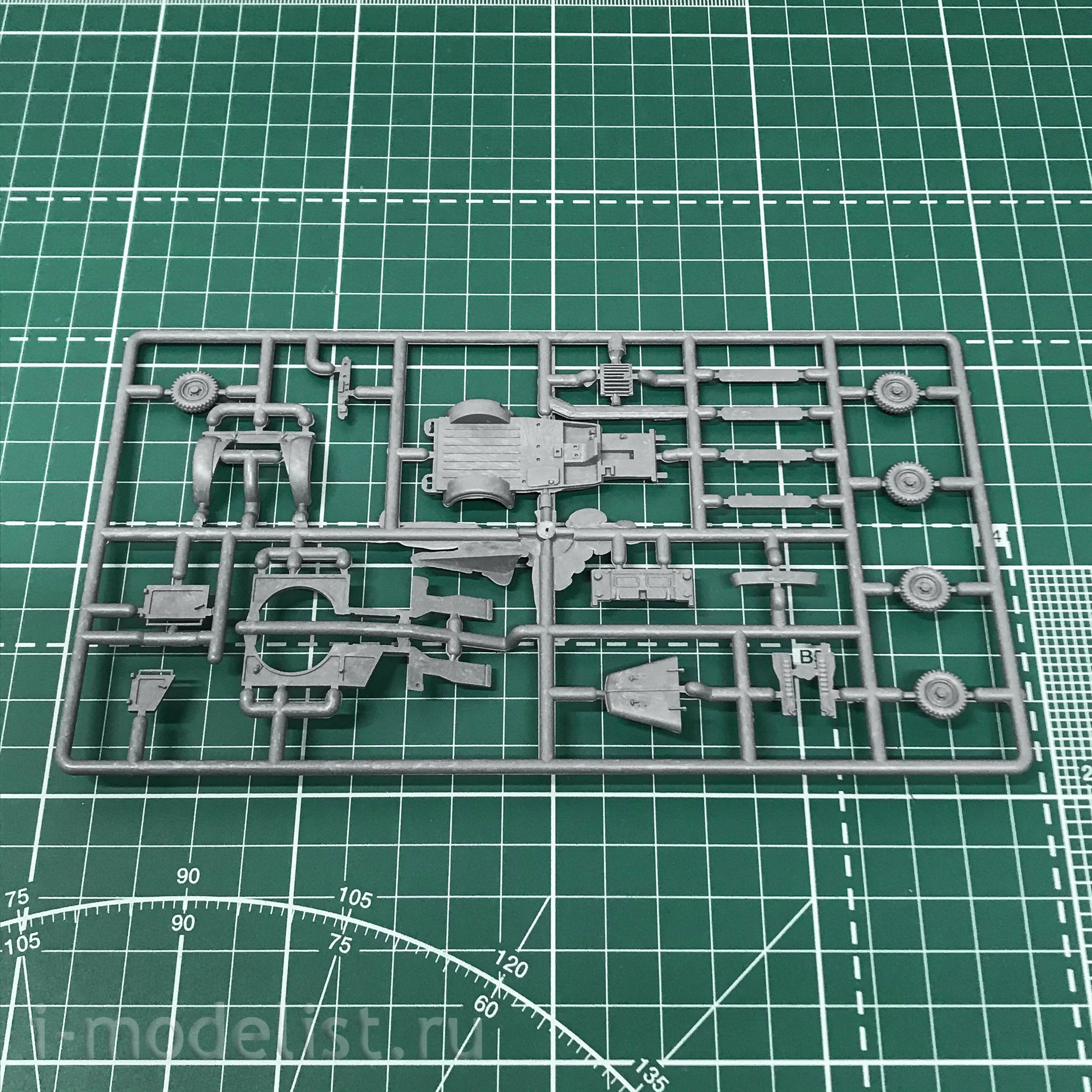 GR72Rk024 Gran 1/72 Model car 69 Police