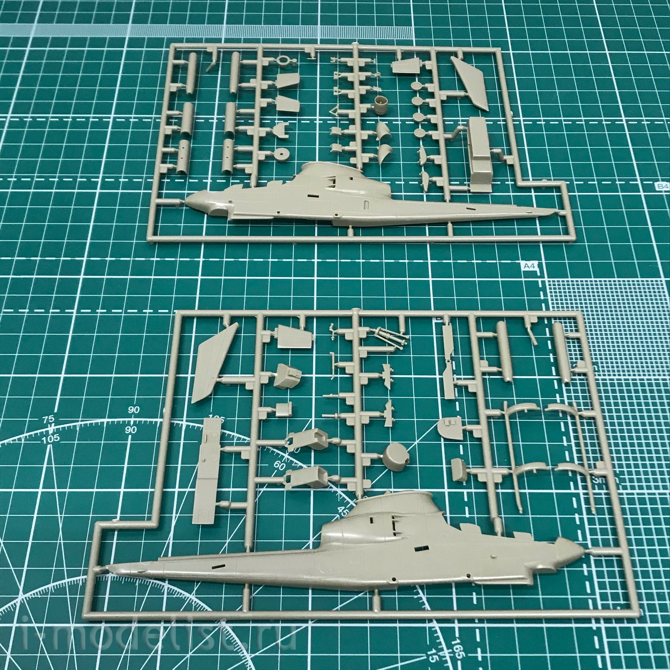 AZ7702 AZ Model 1/72 AH-1G Huey Cobra. 3 sets in a box